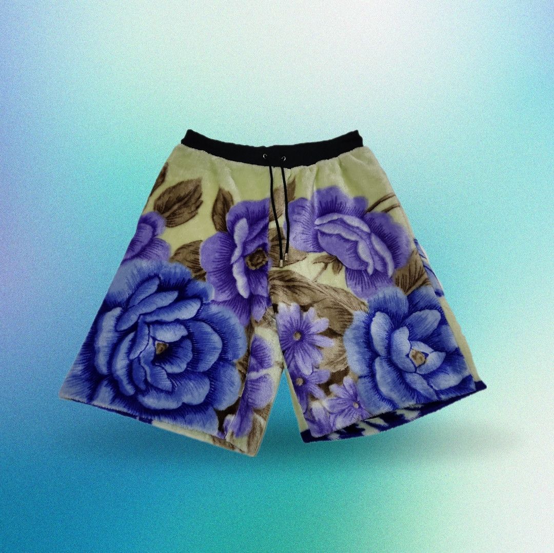 Andrea Crews Upcycled Bed Cover Floral Shorts (M) Size 27" / US 4 / IT 40 - 1 Thumbnail