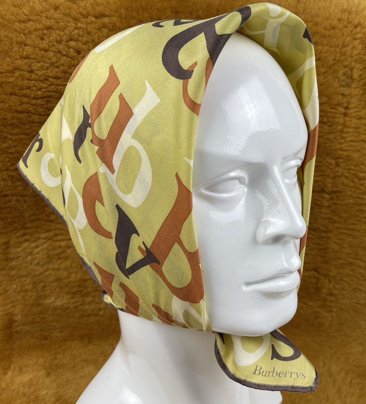 Burberry × Vintage burberry bandana handkerchief neckerchief scarf HC0103 Size ONE SIZE - 1 Thumbnail