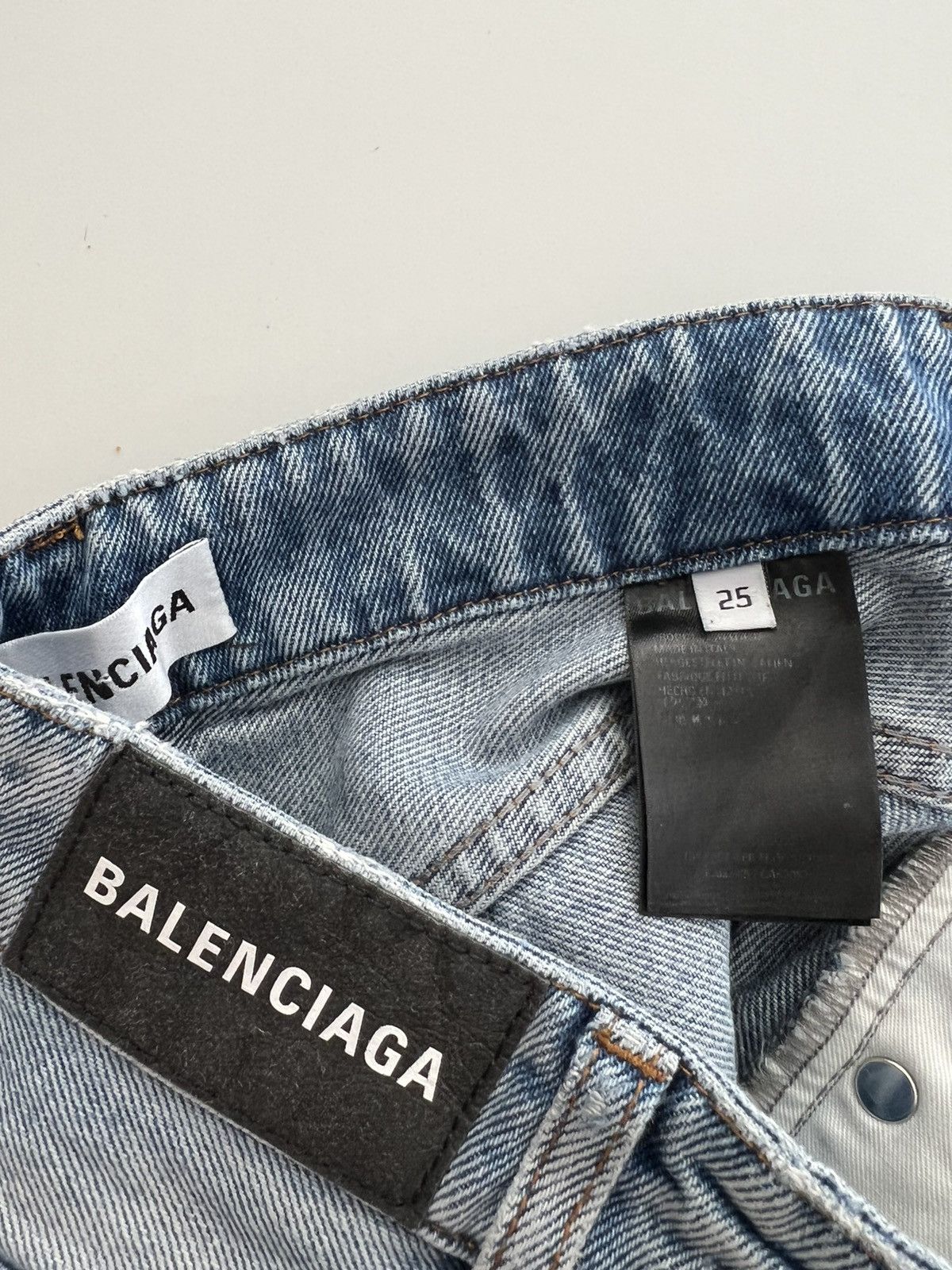 Balenciaga Balenciaga Distressed Jeans Size 26" / US 2 / IT 38 - 9 Thumbnail