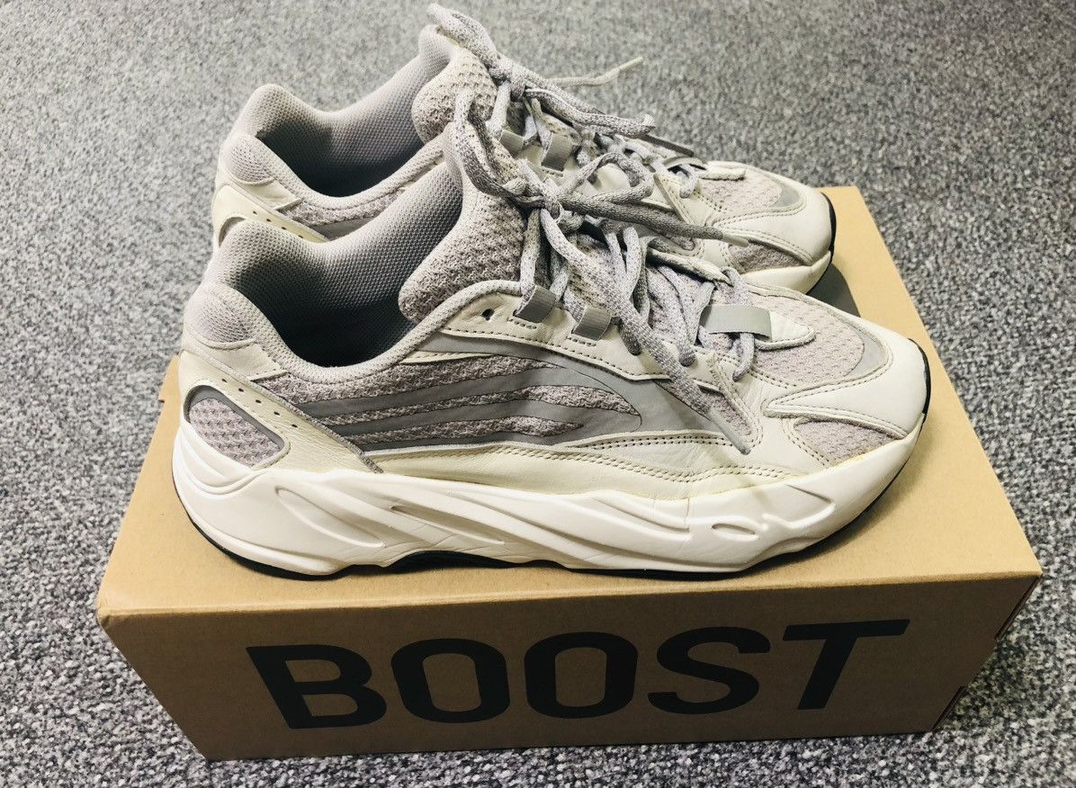 Yeezy Boost 700 Static Adidas YEEZY BOOST 700 V2 STATIC