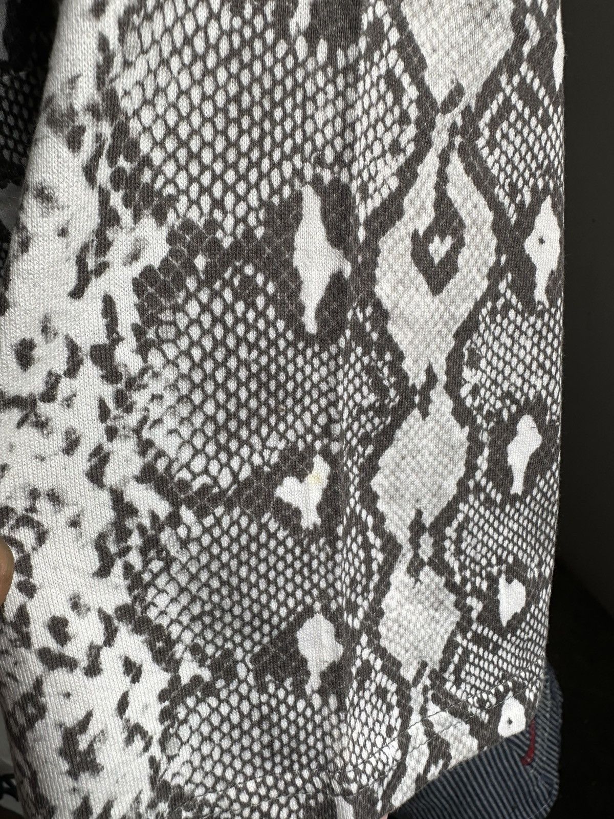 HYKE × Japanese Brand Hyke Japan Fullprint Snakeskin Boxy Tshirt Size M / US 6-8 / IT 42-44 - 3 Thumbnail