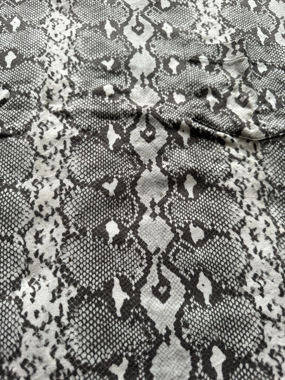 HYKE × Japanese Brand Hyke Japan Fullprint Snakeskin Boxy Tshirt Size M / US 6-8 / IT 42-44 - 6 Thumbnail