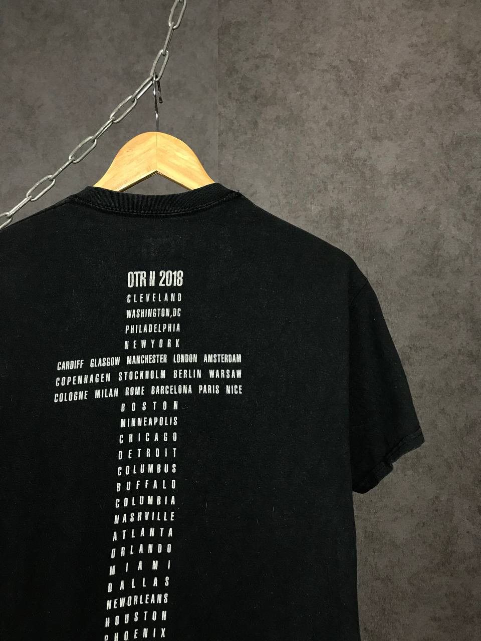 Band Tees OTR II Jay Z x Beyoncé band tour tee Size US M / EU 48-50 / 2 - 5 Thumbnail