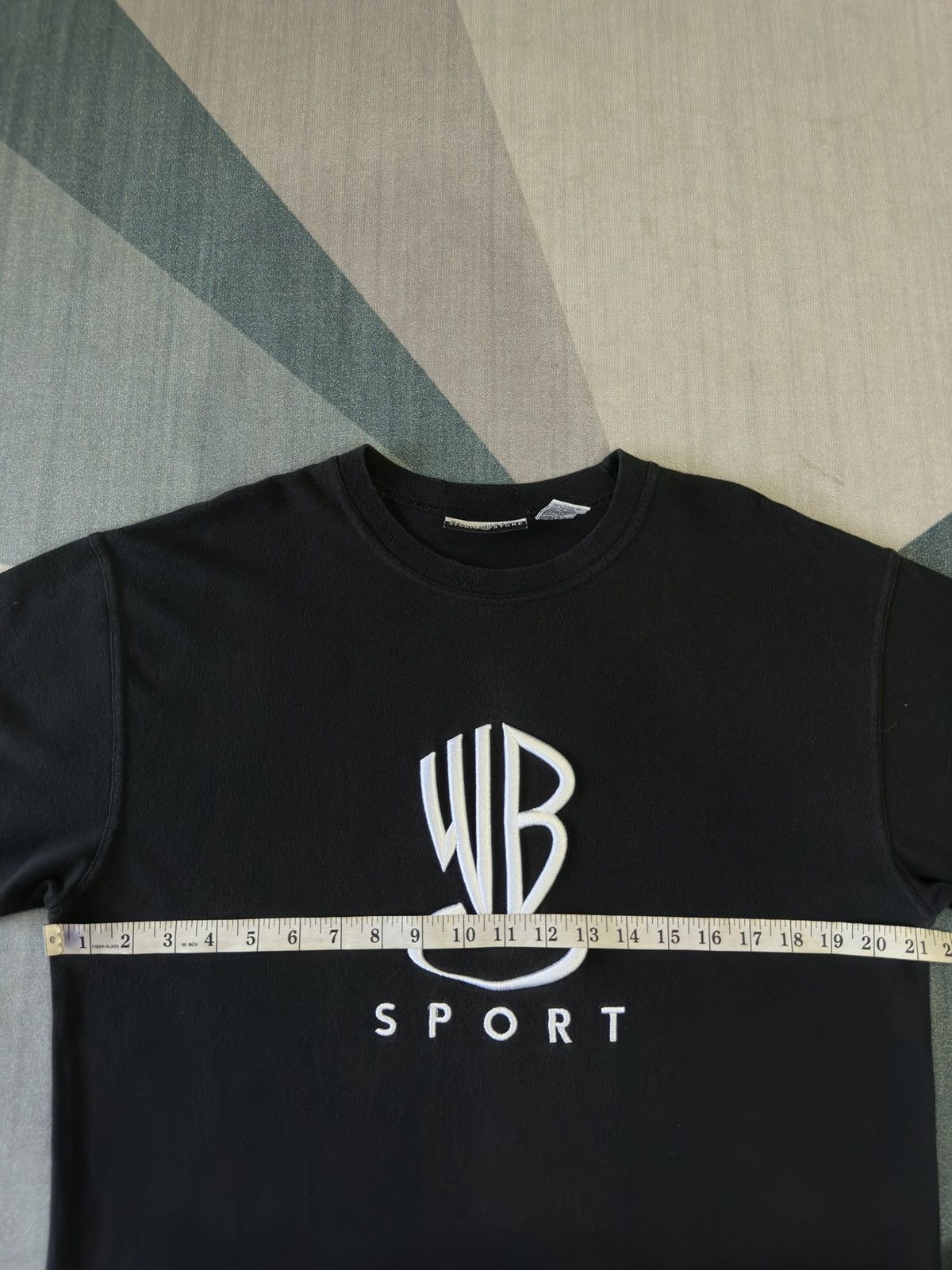Warner Bros Vintage 90s Warner Bros Embroidery Logo Tshirt A04 Size US S / EU 44-46 / 1 - 5 Thumbnail