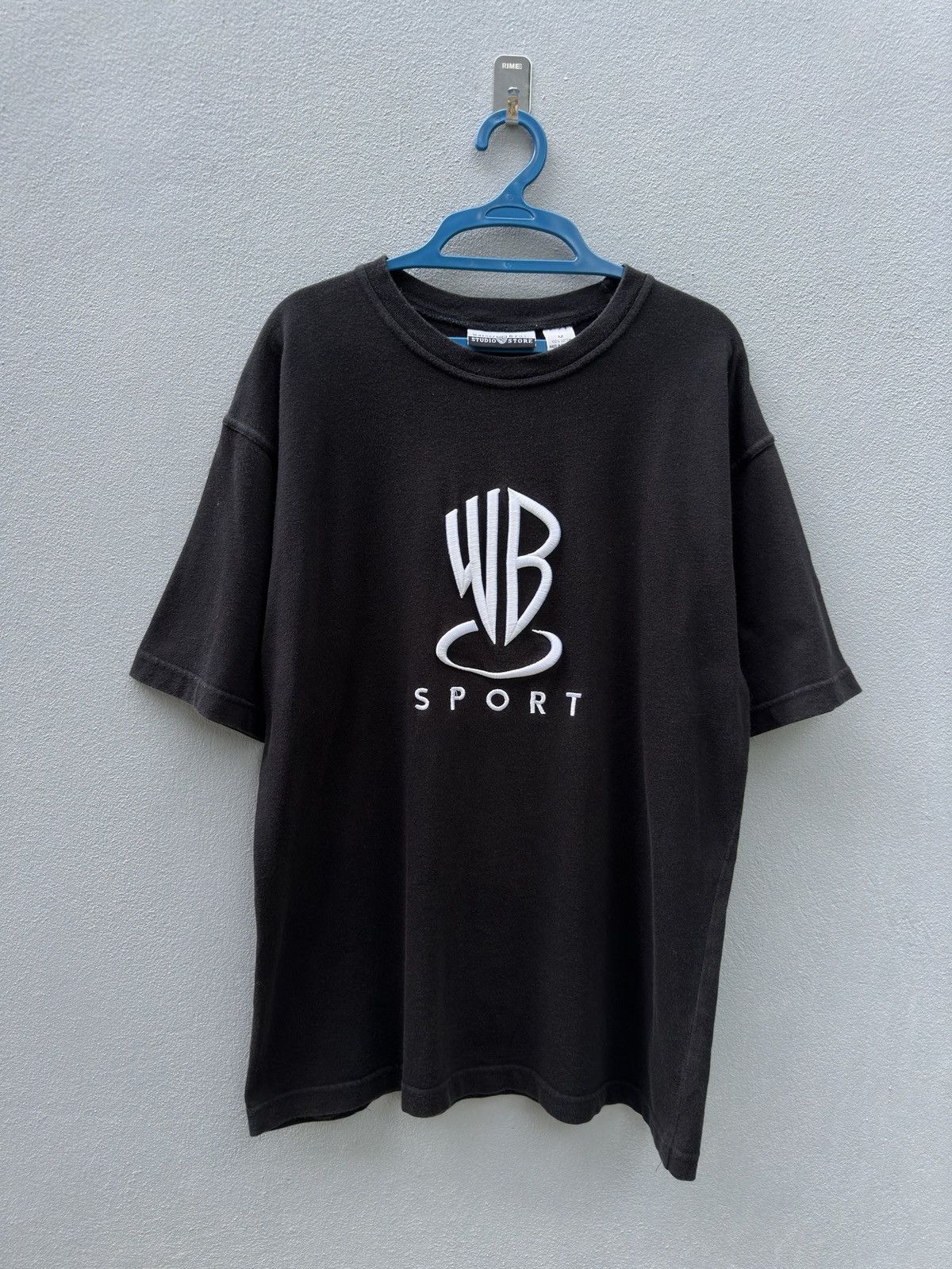 Warner Bros Vintage 90s Warner Bros Embroidery Logo Tshirt A04 Size US S / EU 44-46 / 1 - 1 Thumbnail