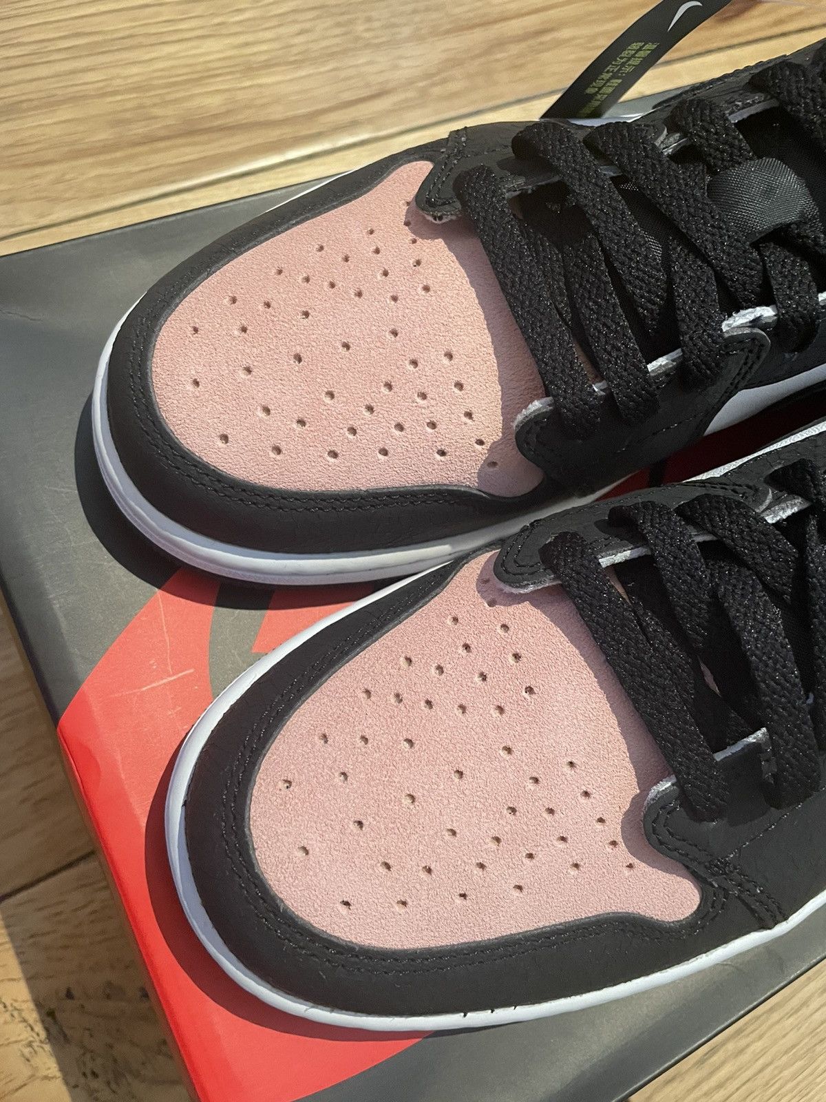 Jordan Brand × Nike Air Jordan 1 Low OG Bleached Coral 2022 Size US 11 / EU 44 - 4 Thumbnail