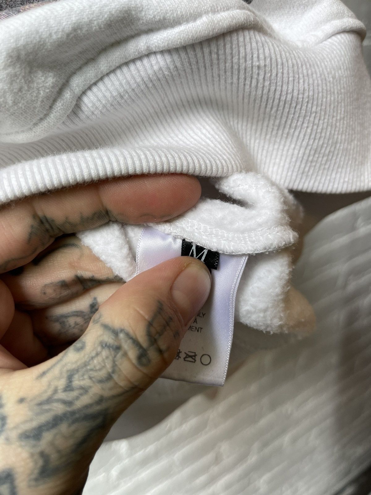 Enfants Riches Deprimes ERD DEAD PORNSTARS PORN SWEATER NEW 4Gseller Size US M / EU 48-50 / 2 - 6 Thumbnail