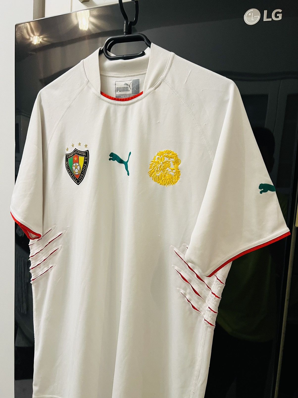 Puma Cameroon jersey soccer 2006 fifa World Cup Size US L / EU 52-54 / 3 - 5 Thumbnail