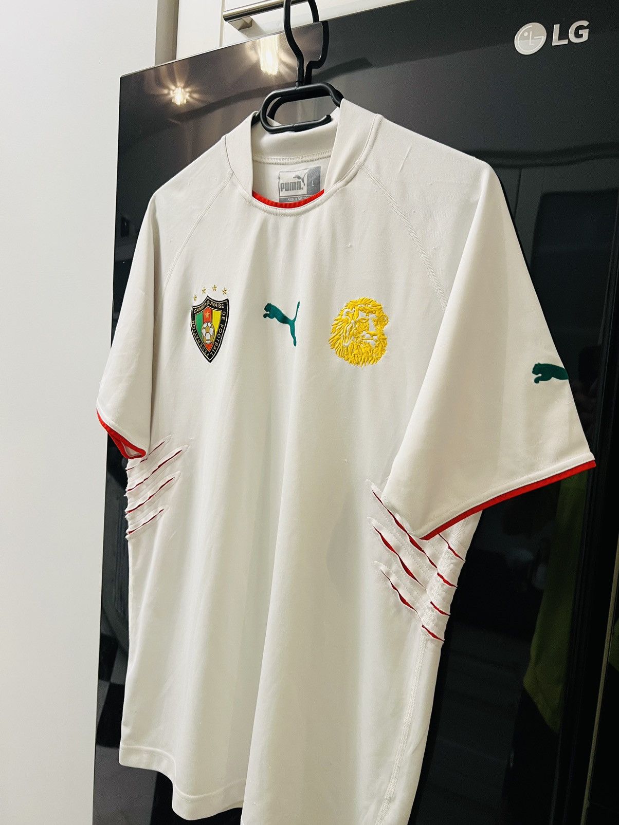 Puma Cameroon jersey soccer 2006 fifa World Cup Size US L / EU 52-54 / 3 - 2 Thumbnail