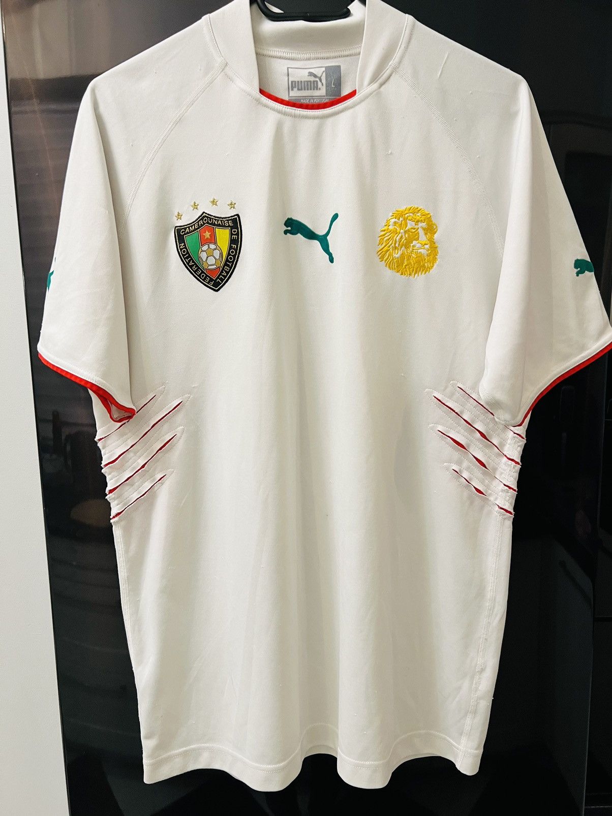 Puma Cameroon jersey soccer 2006 fifa World Cup Size US L / EU 52-54 / 3 - 3 Thumbnail