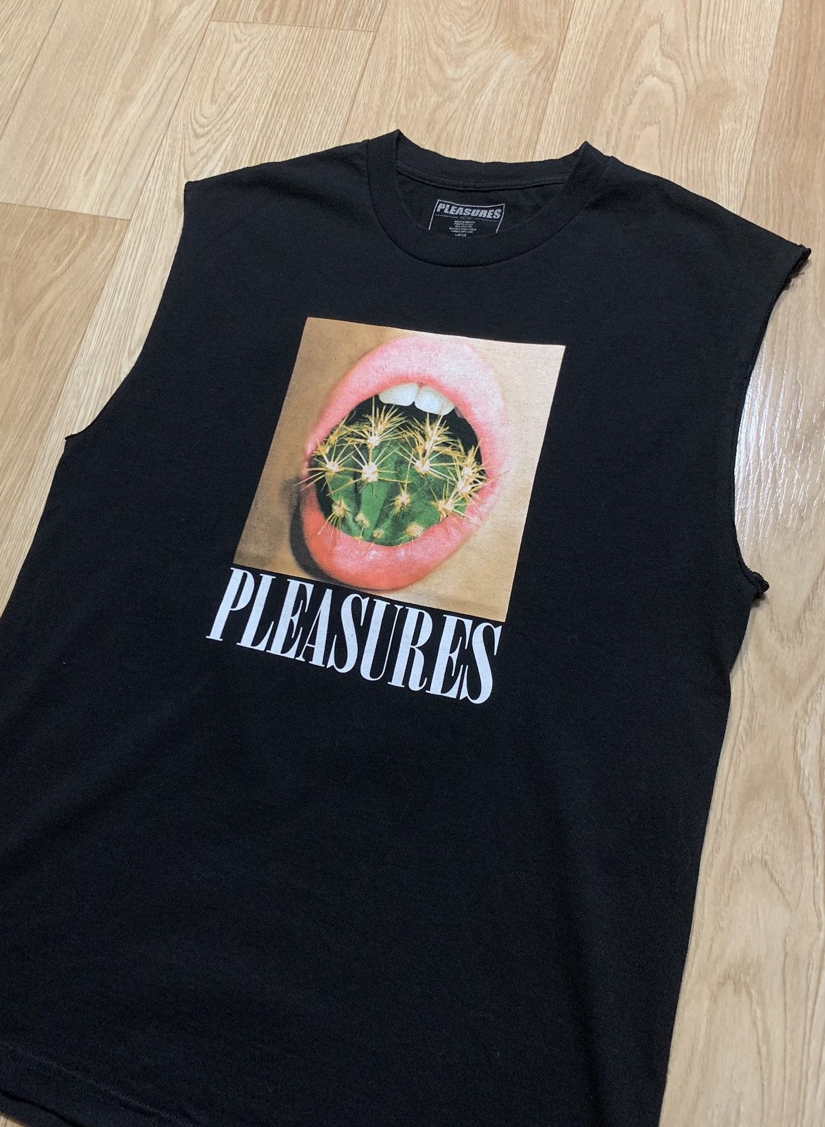 Pleasures Pleasures Cactus Mouth T-Shirt Size US L / EU 52-54 / 3 - 2 Thumbnail