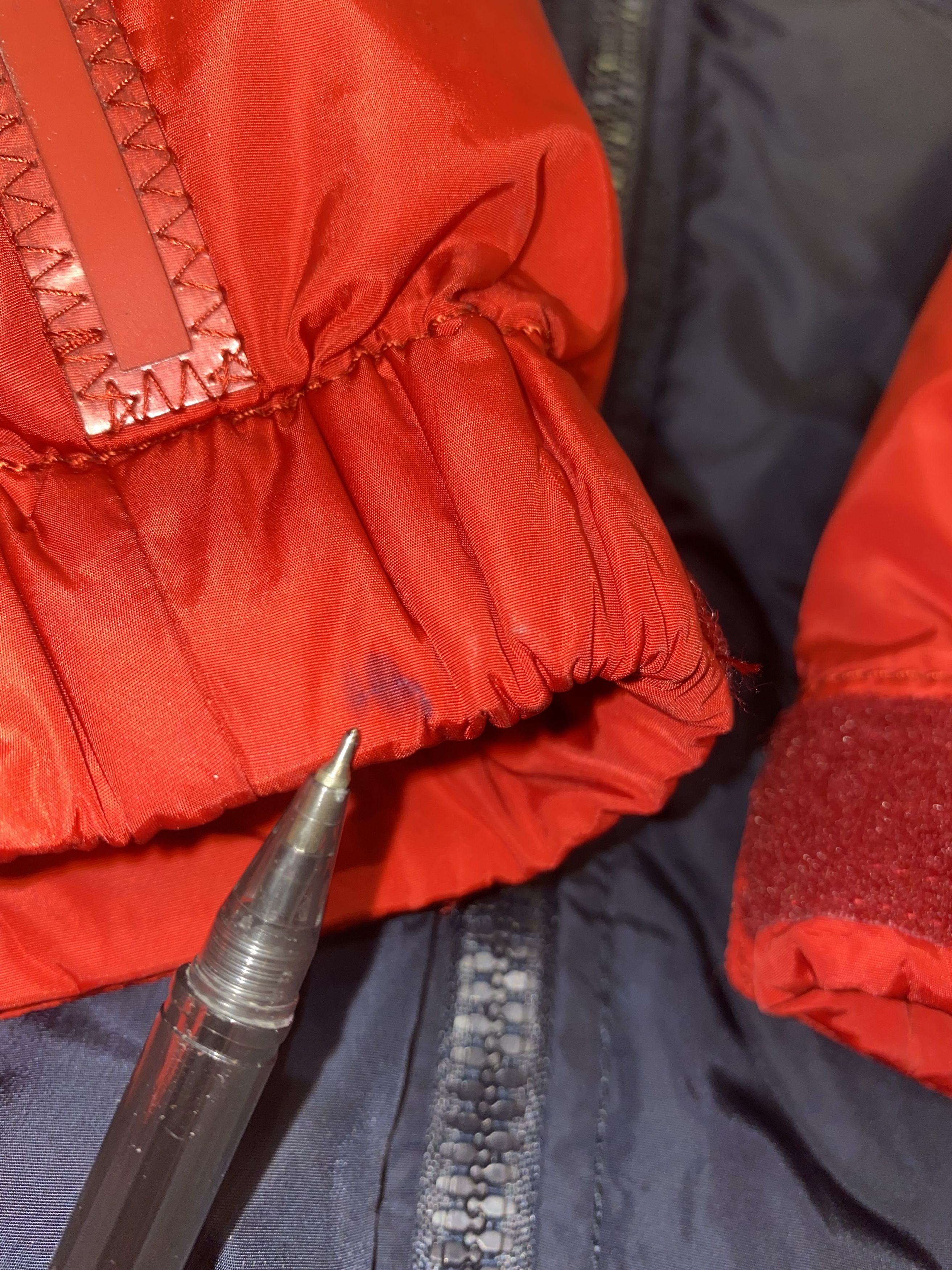 Prada AW08 Prada Red Tab Logo Two Tone Down Puffer Jacket Size US L / EU 52-54 / 3 - 20 Thumbnail