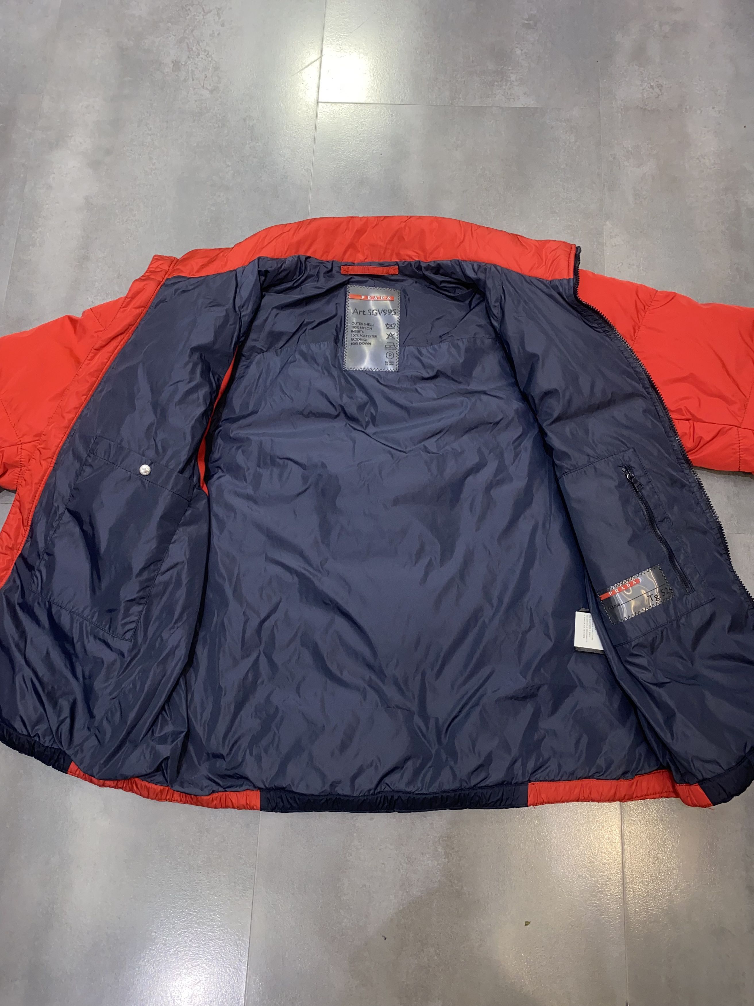 Prada AW08 Prada Red Tab Logo Two Tone Down Puffer Jacket Size US L / EU 52-54 / 3 - 13 Thumbnail