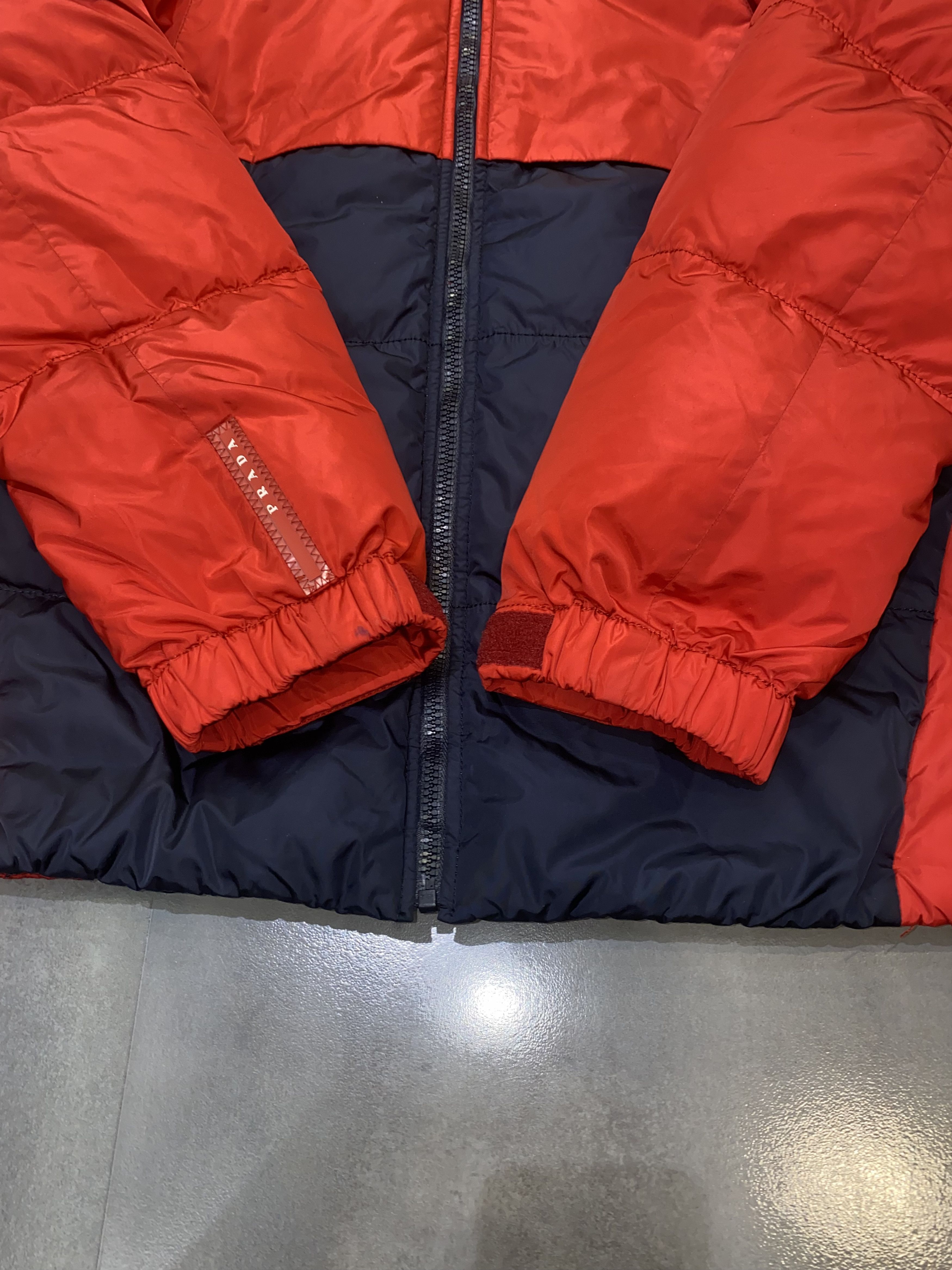 Prada AW08 Prada Red Tab Logo Two Tone Down Puffer Jacket Size US L / EU 52-54 / 3 - 12 Thumbnail