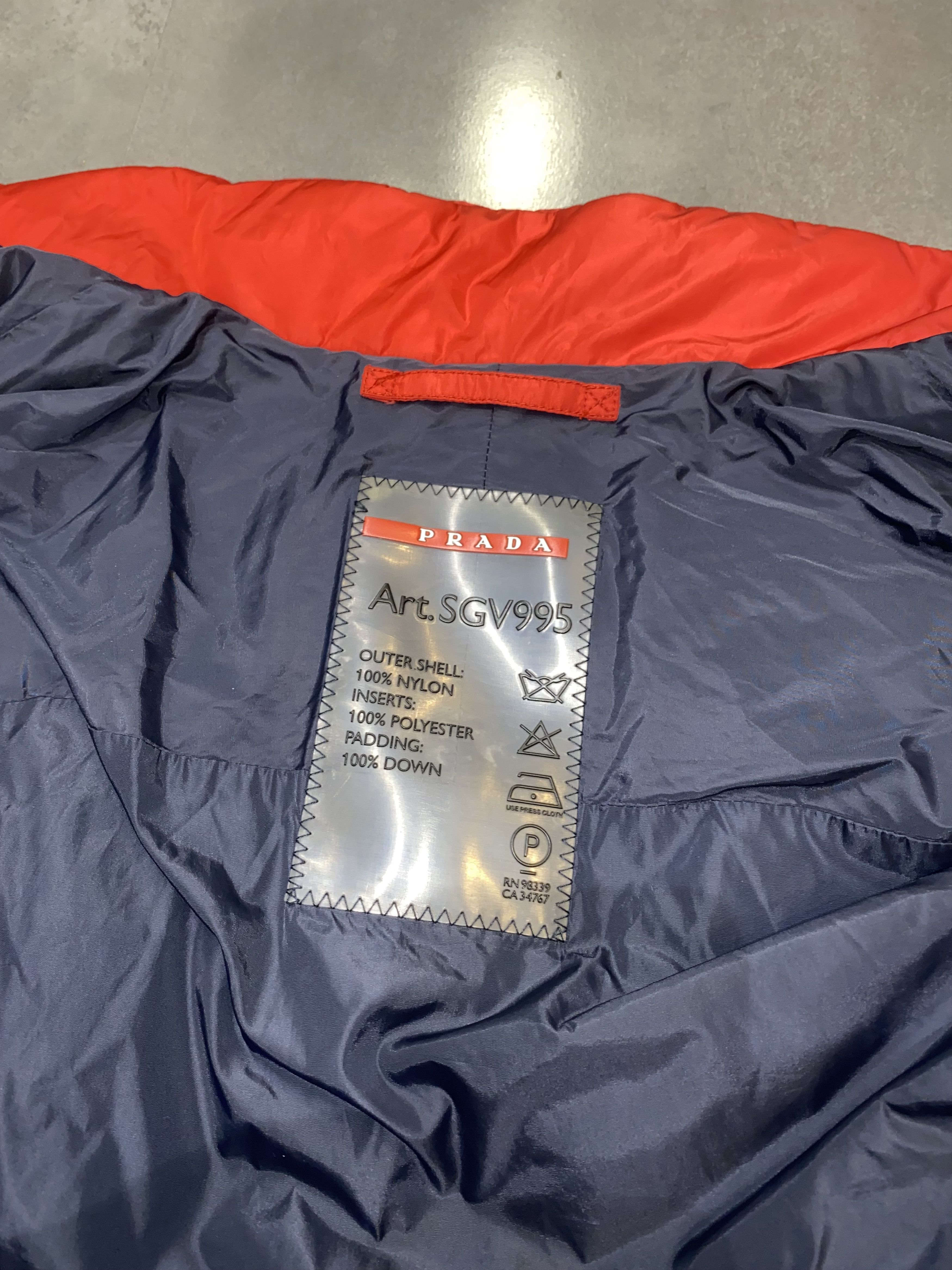 Prada AW08 Prada Red Tab Logo Two Tone Down Puffer Jacket Size US L / EU 52-54 / 3 - 16 Thumbnail