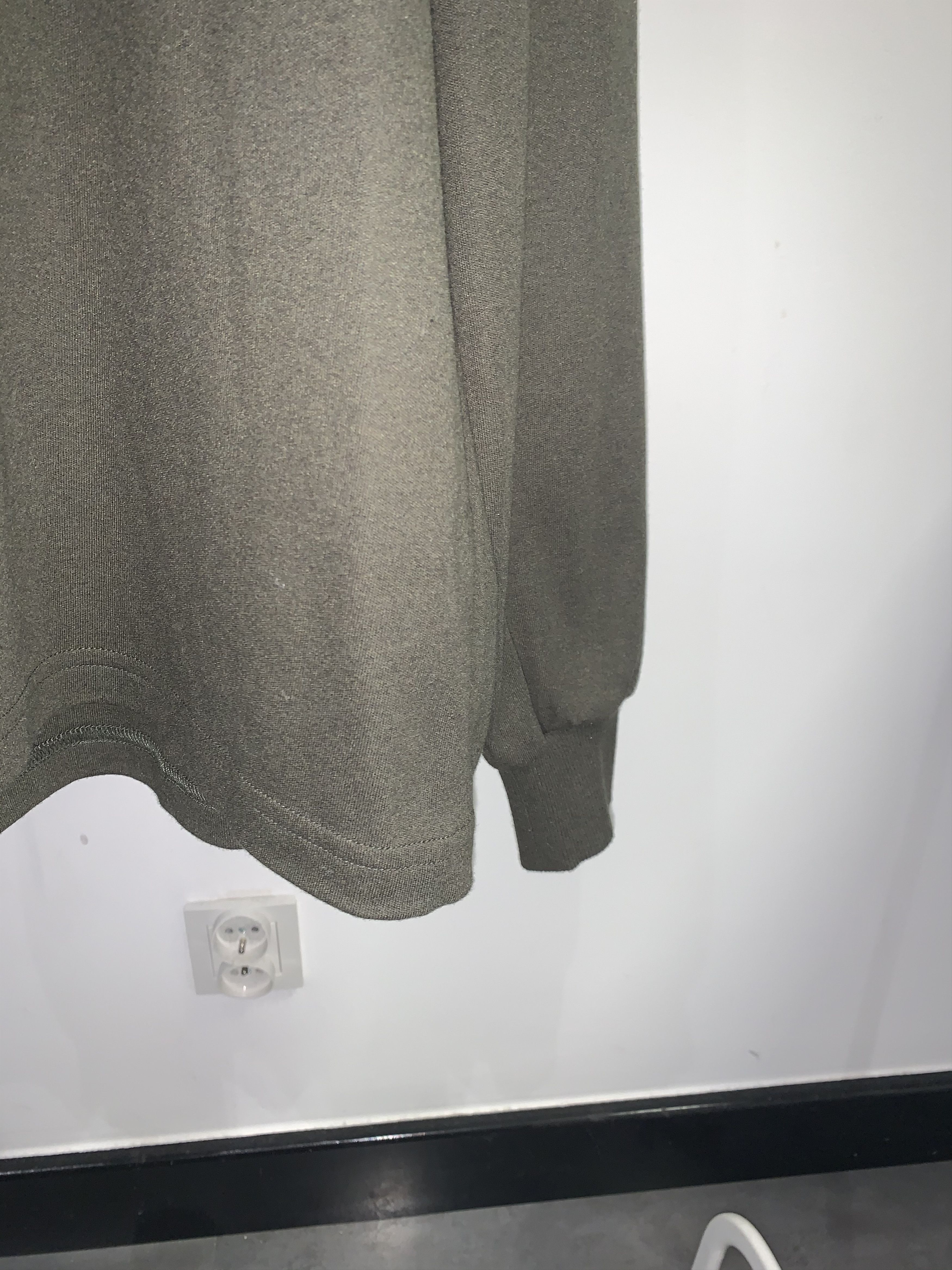 Alyx × Visual DS! Alyx X Visual "Aleeks" Logo Khaki Sweatshirt Size US L / EU 52-54 / 3 - 8 Thumbnail