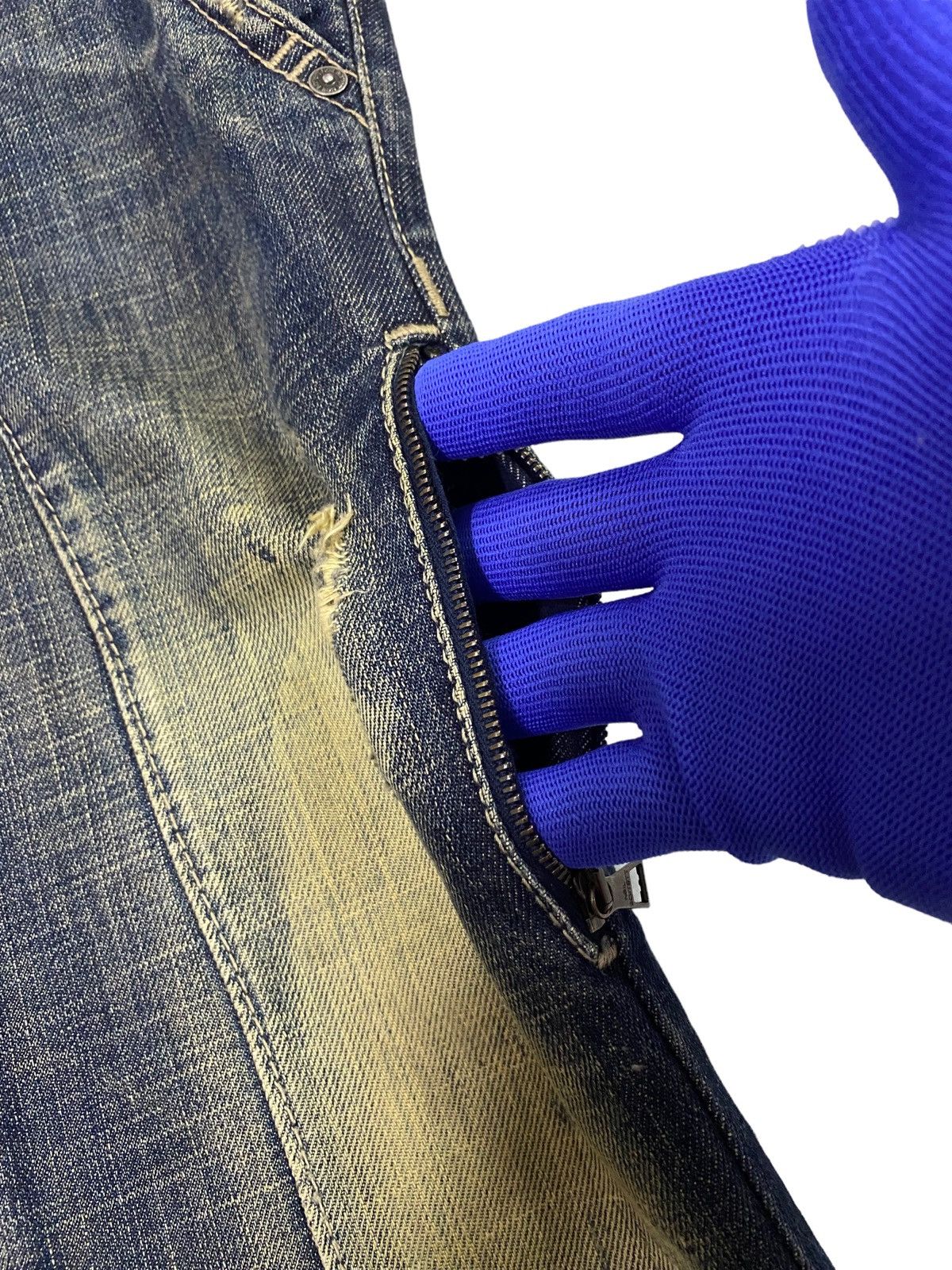 Neil Barrett Neil Barrett Ripped Distressed Denim Jeans Size US 32 / EU 48 - 17 Thumbnail