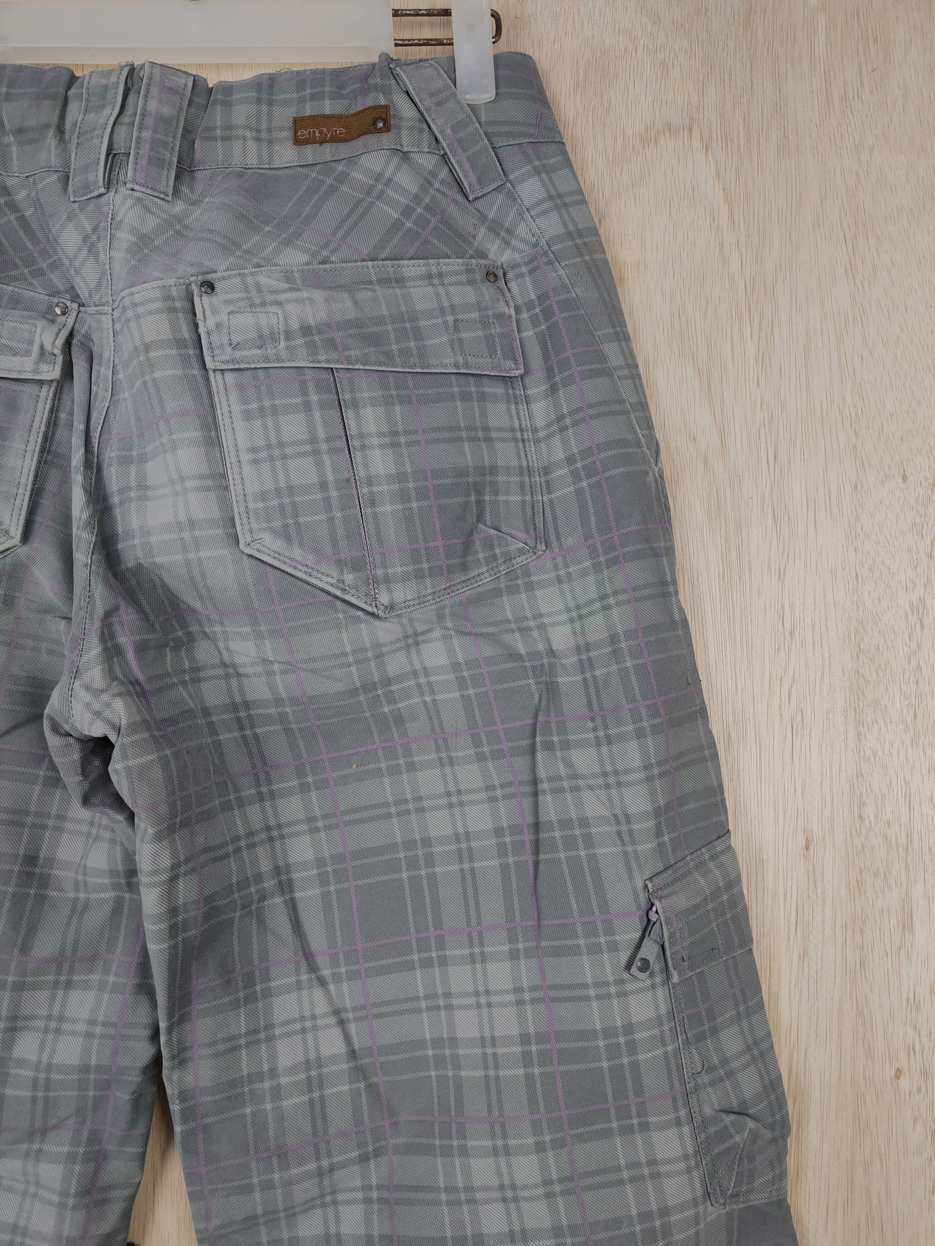 Empyre Empyre Gray checkered ski winter sportwear Cargo Pant #S321 Size US 30 / EU 46 - 12 Thumbnail