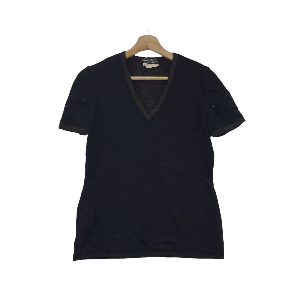 Salvatore Ferragamo SALVATORE FERRAGAMO ITALY Black V neck T shirt Size US S / EU 44-46 / 1 - 1 Thumbnail