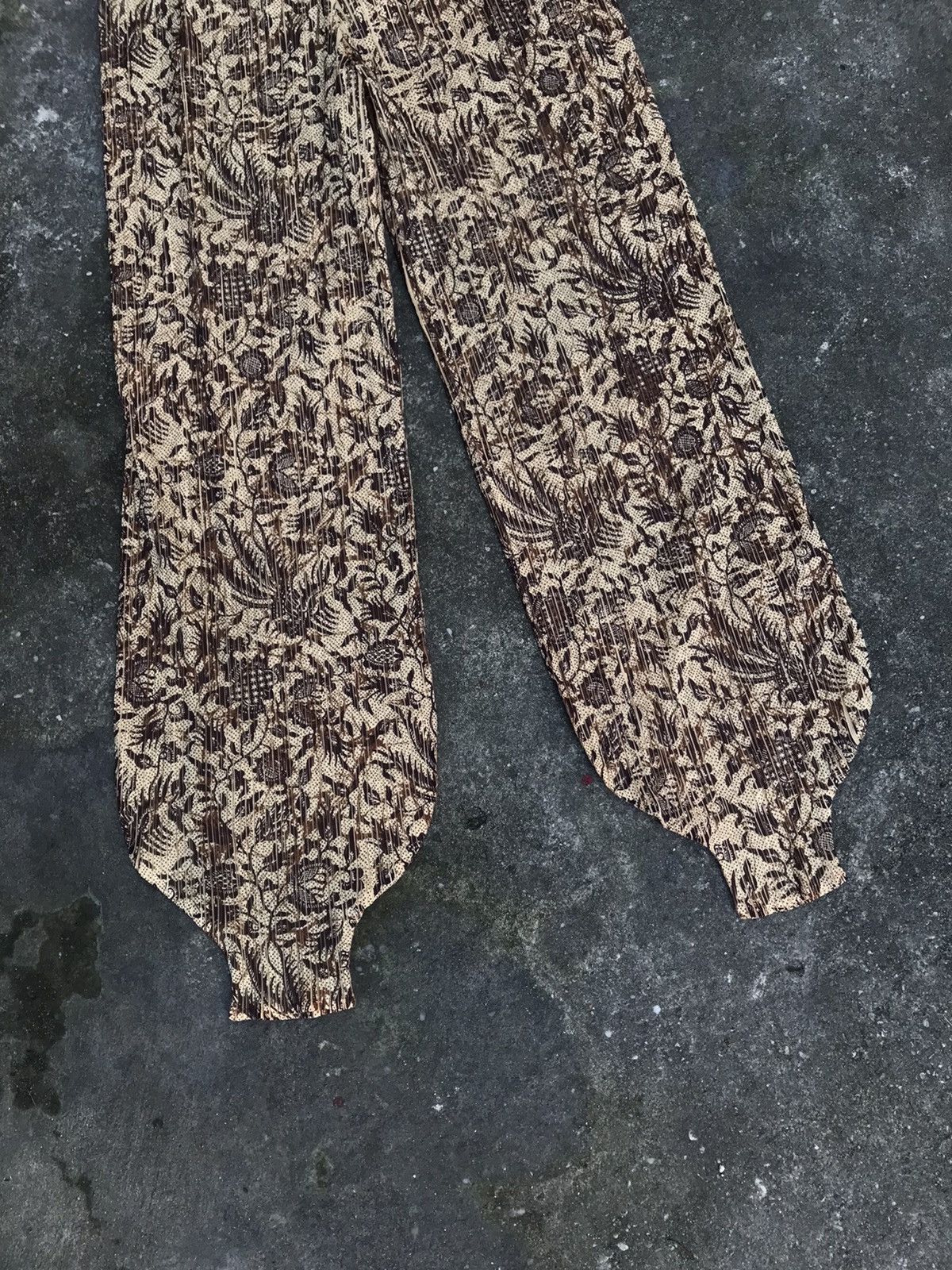 Homme Plisse Issey Miyake × Issey Miyake × Pleats Please Issey Miyake ❗️HEARING OFFER❗️RARE💥1997 Pleats Please By Issey Miyake Size 24" / US 00 / IT 34 - 4 Thumbnail