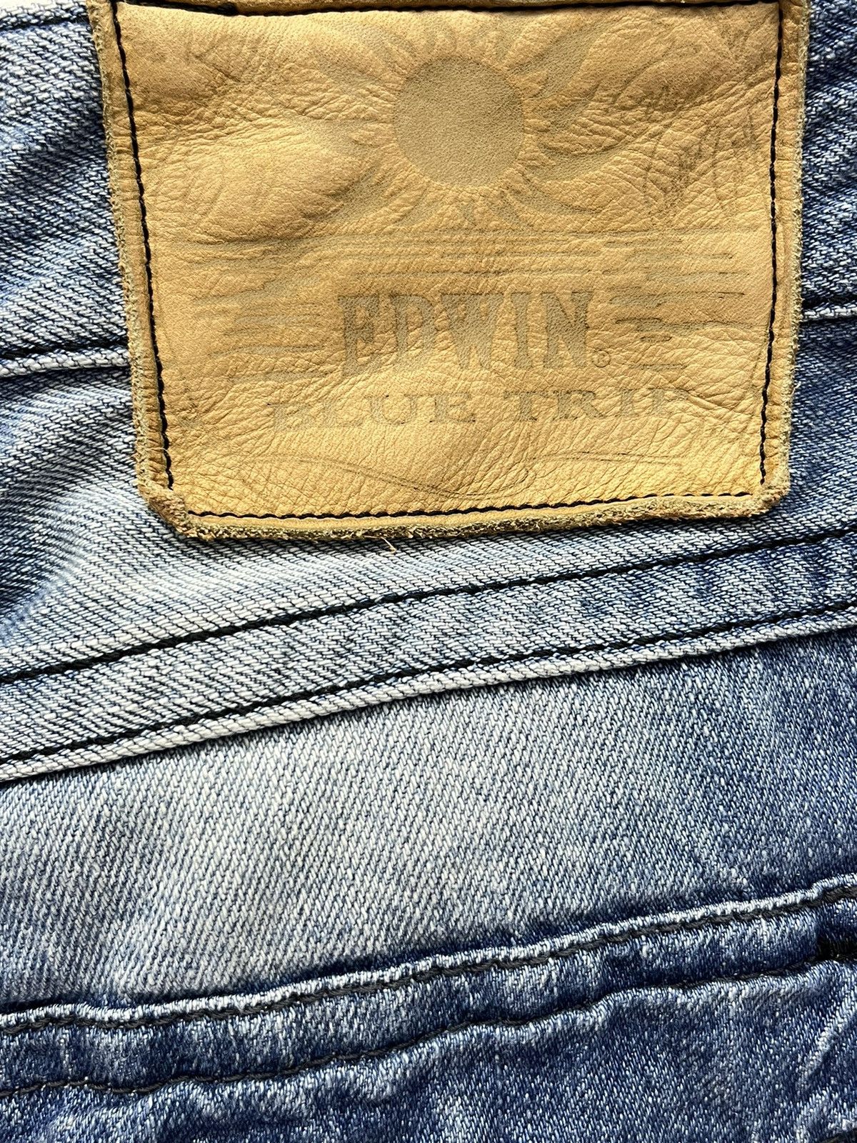 Japanese Brand 🔥Vintage EDWIN BLUE TRIP JAPAN Light Wash Distressed Flare Size US 33 - 6 Thumbnail