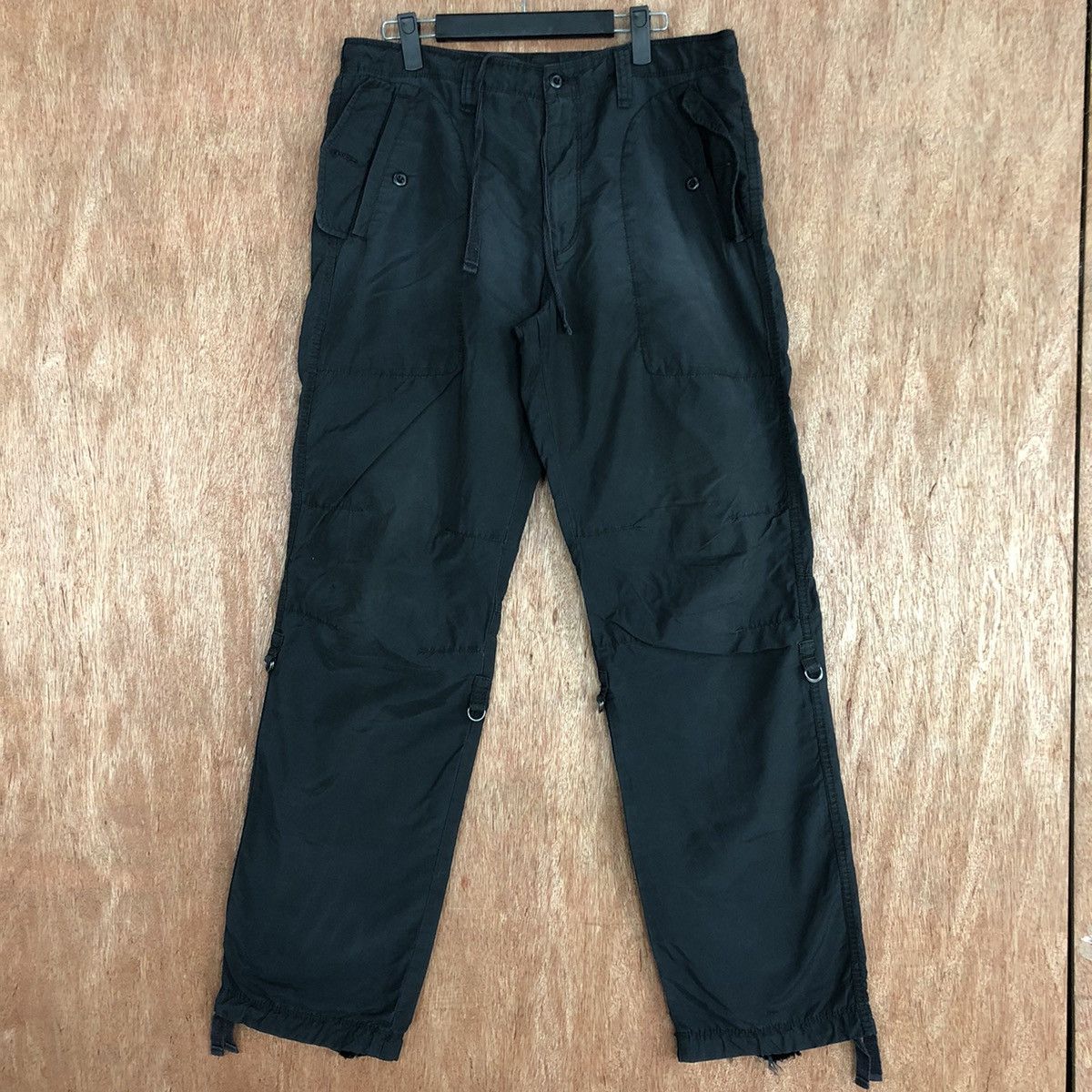 Image of Uniqlo Japan Multipocket Tactical Black Pants C640, Men's (Size 31)