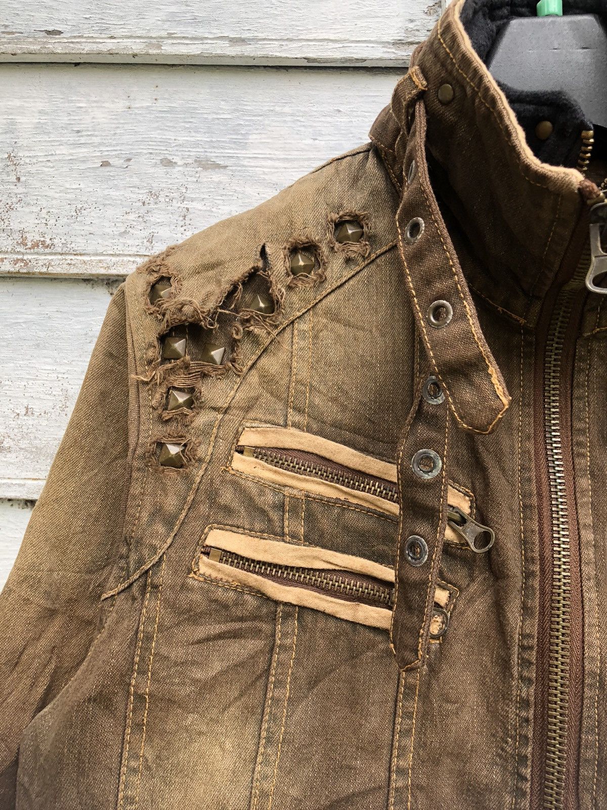 In The Attic × Seditionaries In The Attic Changeal Stud Distressed Washed Denim Jacket Size US M / EU 48-50 / 2 - 7 Thumbnail