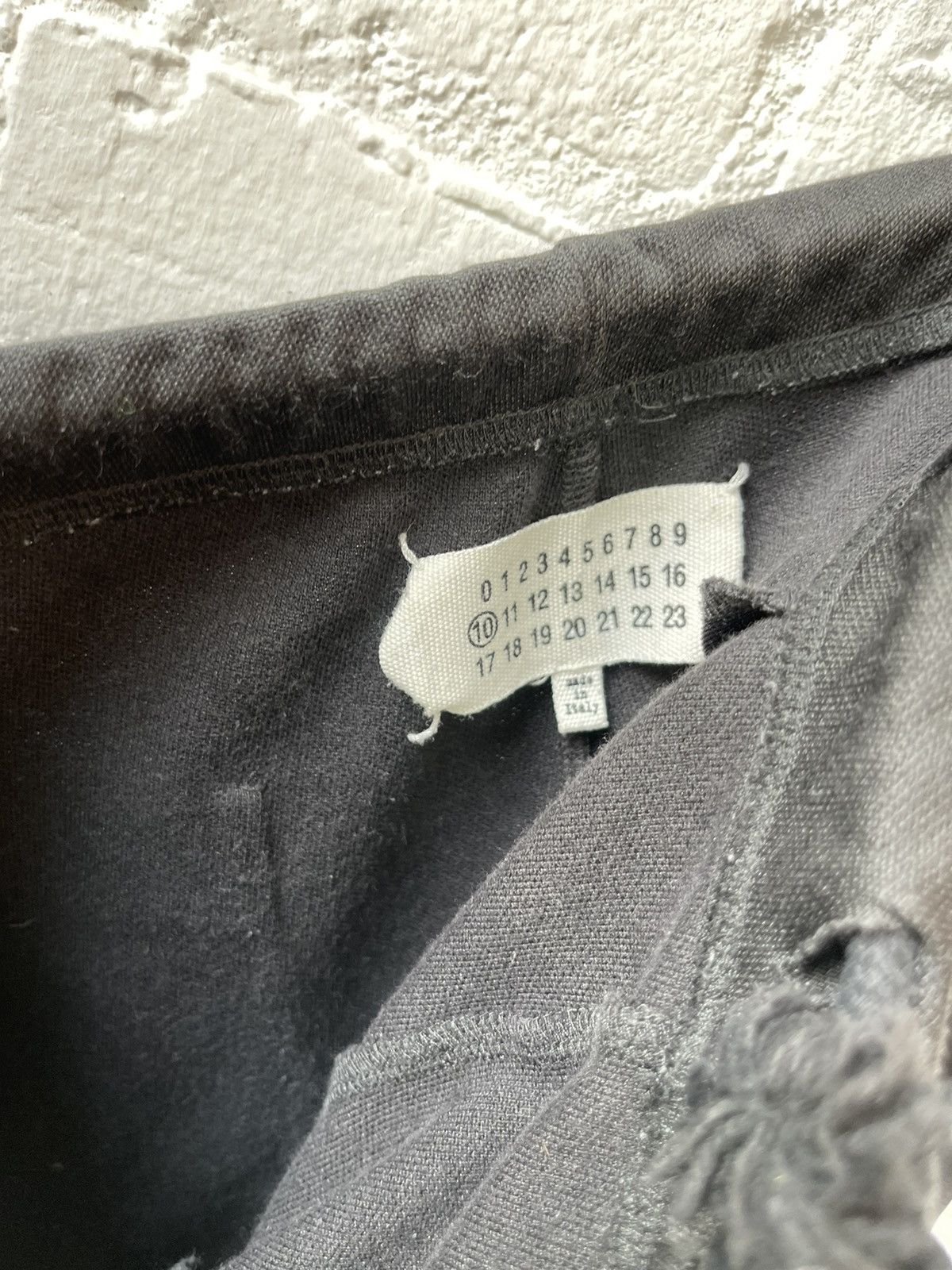 Maison Margiela Margiella Satin side stripe black sweatpants Size US 32 / EU 48 - 12 Thumbnail