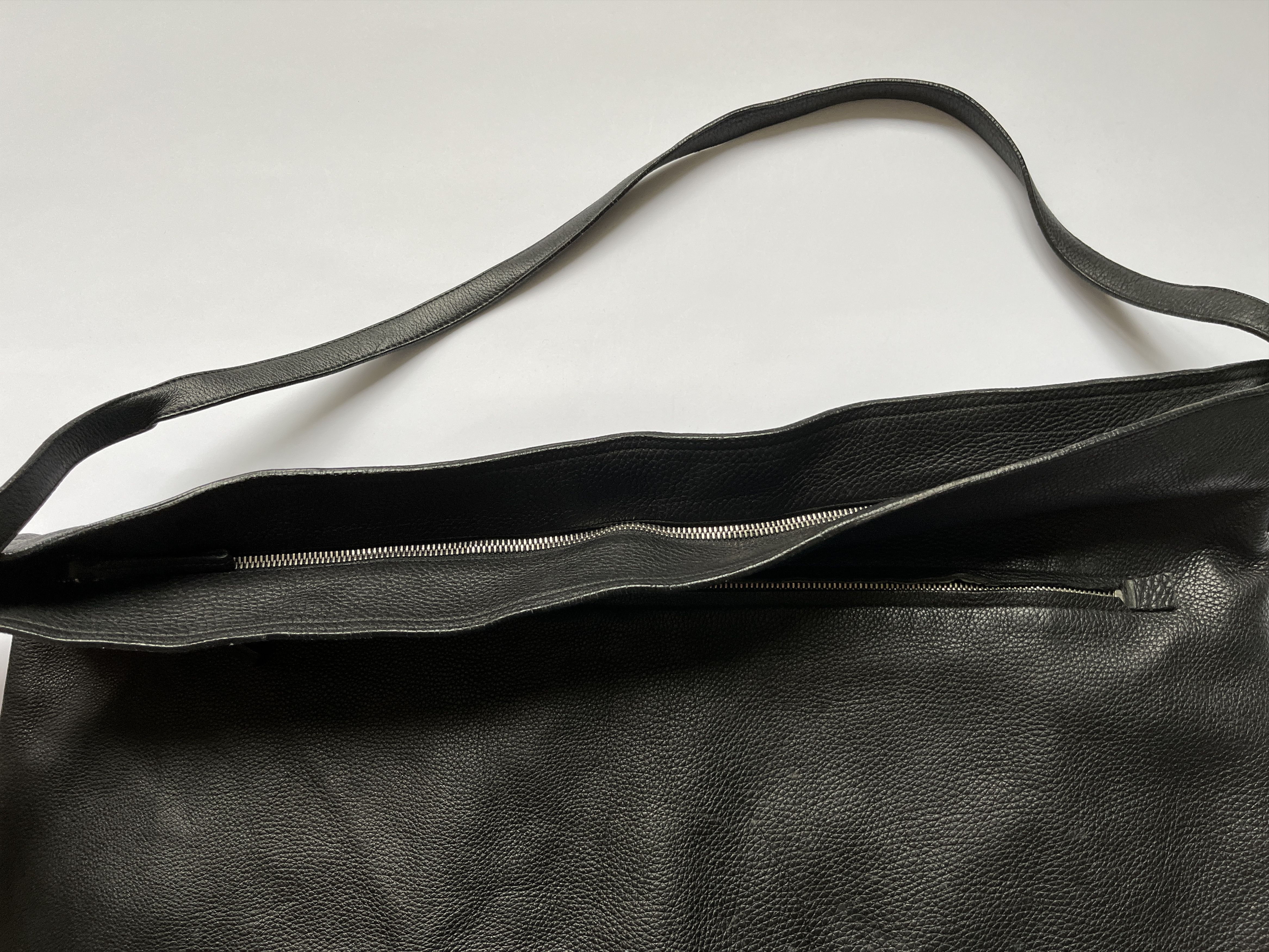 Prada ⚡️QUICK SALE⚡️Prada Black Leather Bag Size ONE SIZE - 3 Thumbnail