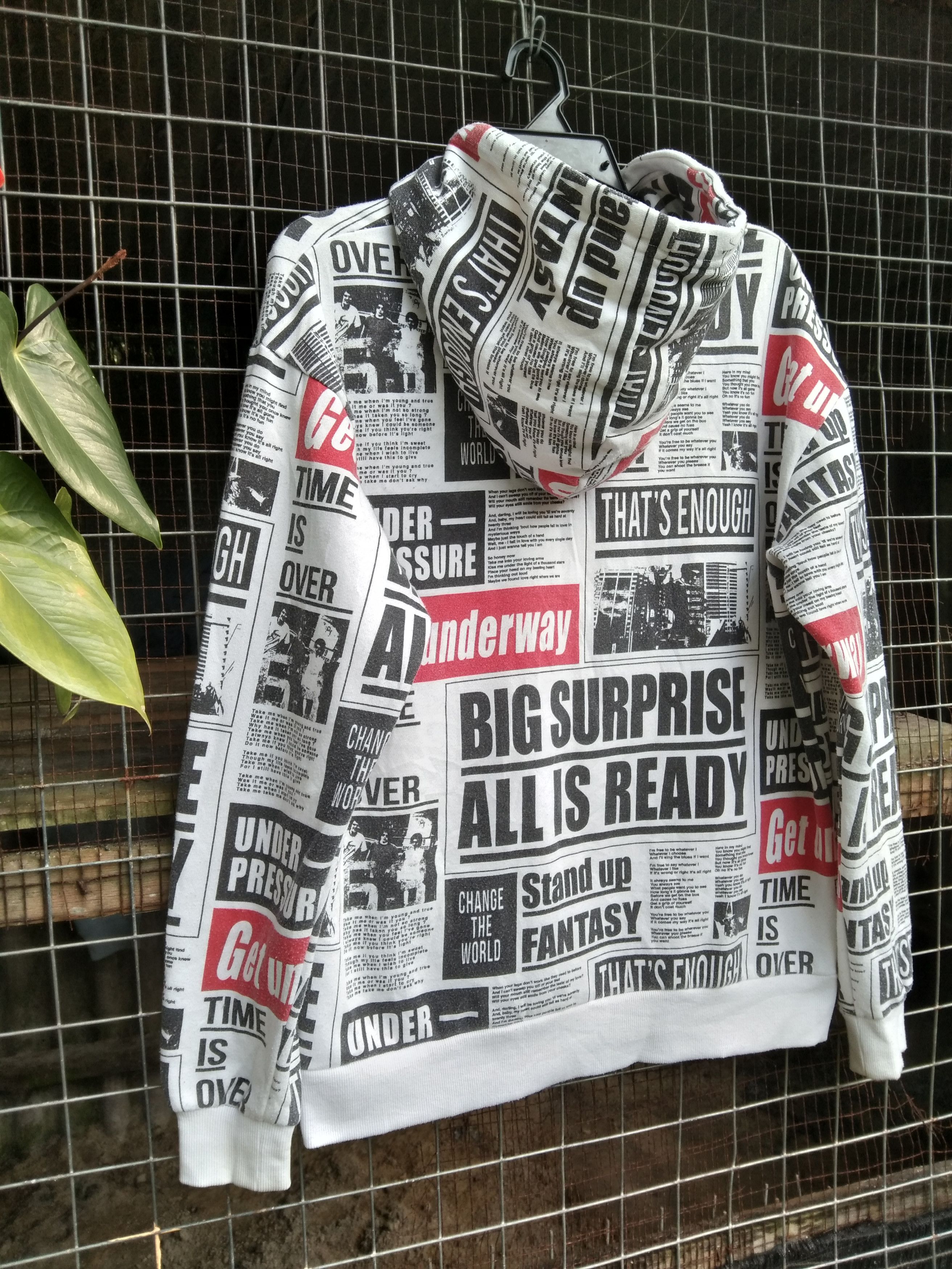 Japanese Brand MEN'S HOODIE ALL OVER PRINT Size US M / EU 48-50 / 2 - 4 Thumbnail