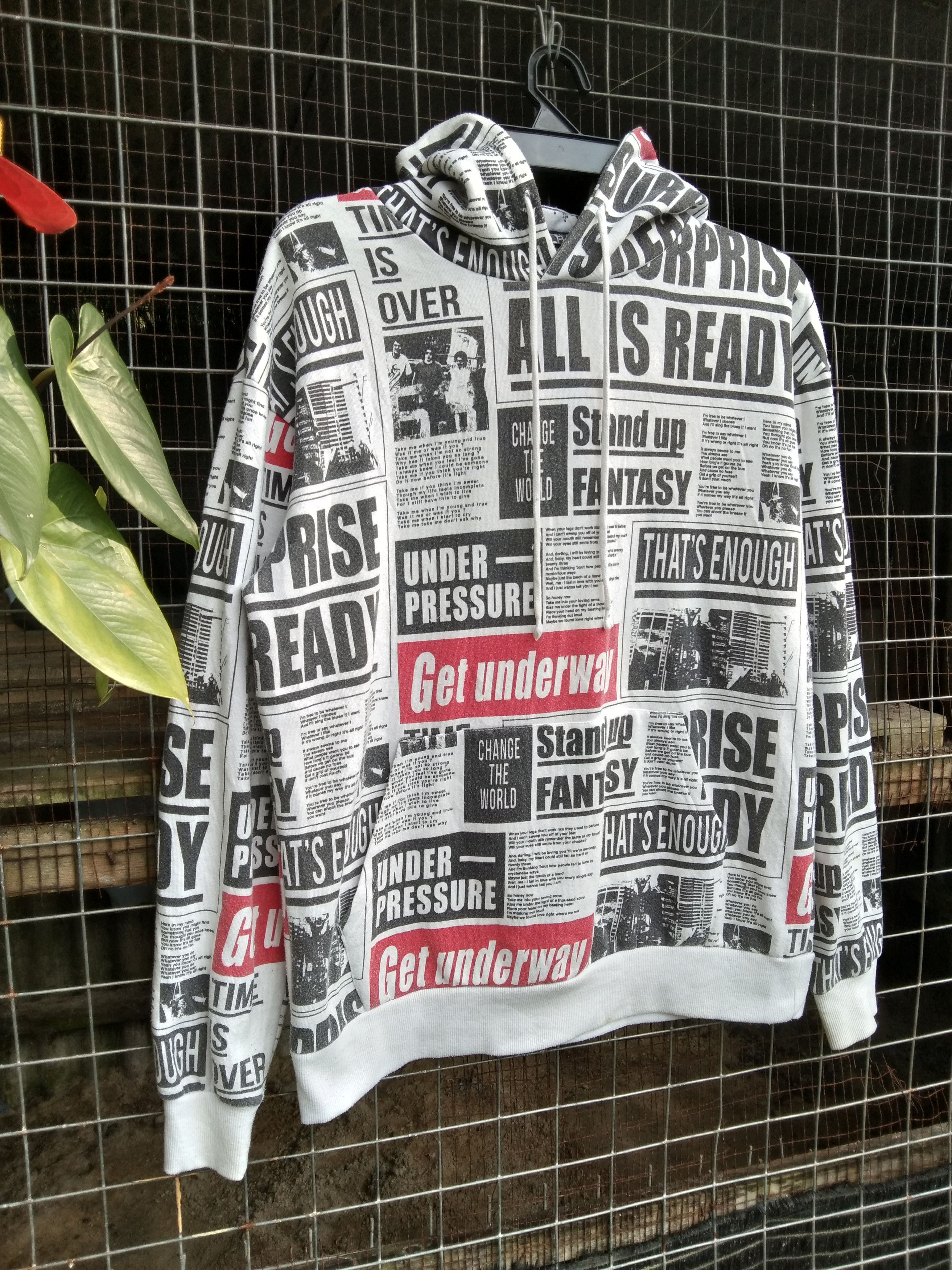 Japanese Brand MEN'S HOODIE ALL OVER PRINT Size US M / EU 48-50 / 2 - 3 Thumbnail