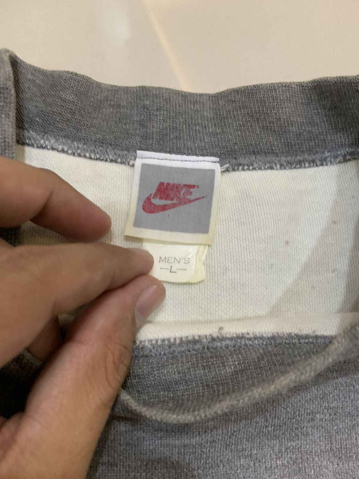 Nike VTG 90s NIKE BLOCK GREY TAG SWEATSHIRT PULLOVER Size US L / EU 52-54 / 3 - 7 Thumbnail