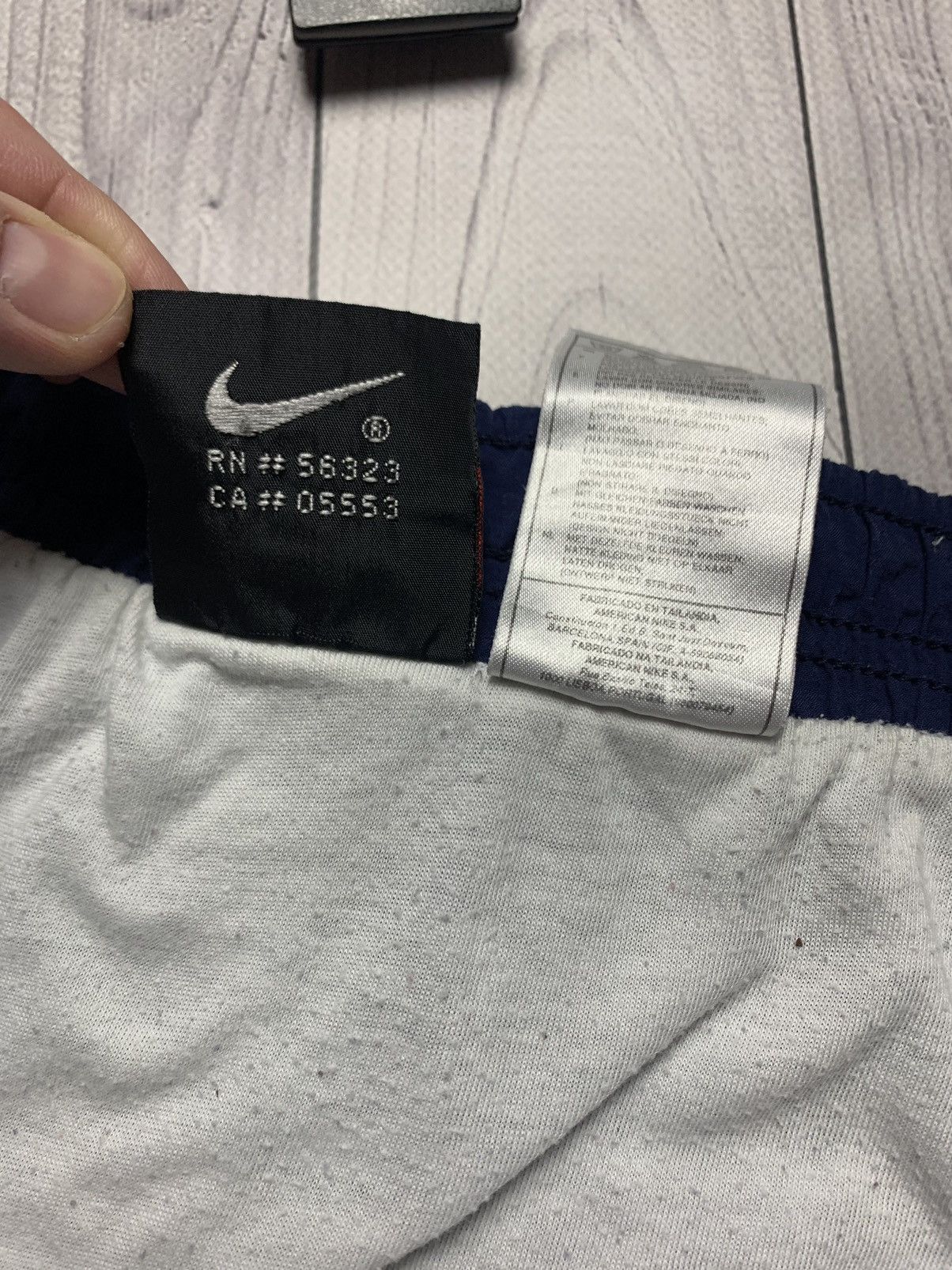 Vintage Vintage Arsenal Nike soccer shorts size L Rare Size US 34 / EU 50 - 5 Thumbnail