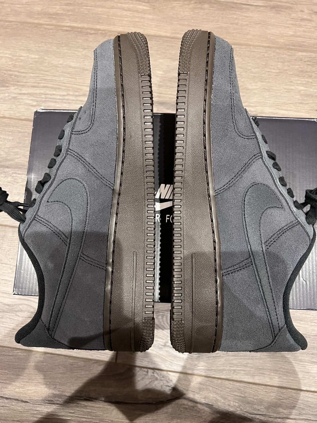 Nike NIKE AIR FORCE 1 OFF NOIR/DARK CHOCOLATE-WHITE Size US 8.5 / EU 41-42 - 3 Thumbnail