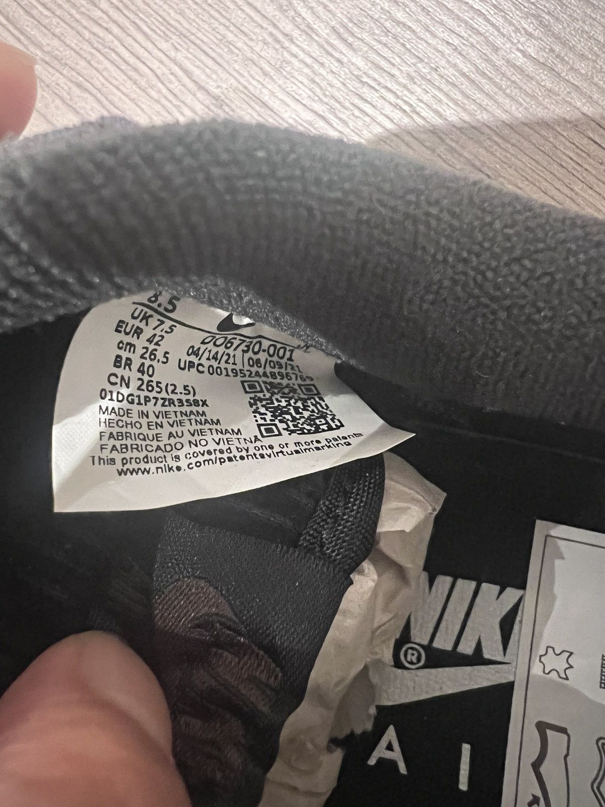 Nike NIKE AIR FORCE 1 OFF NOIR/DARK CHOCOLATE-WHITE Size US 8.5 / EU 41-42 - 9 Thumbnail