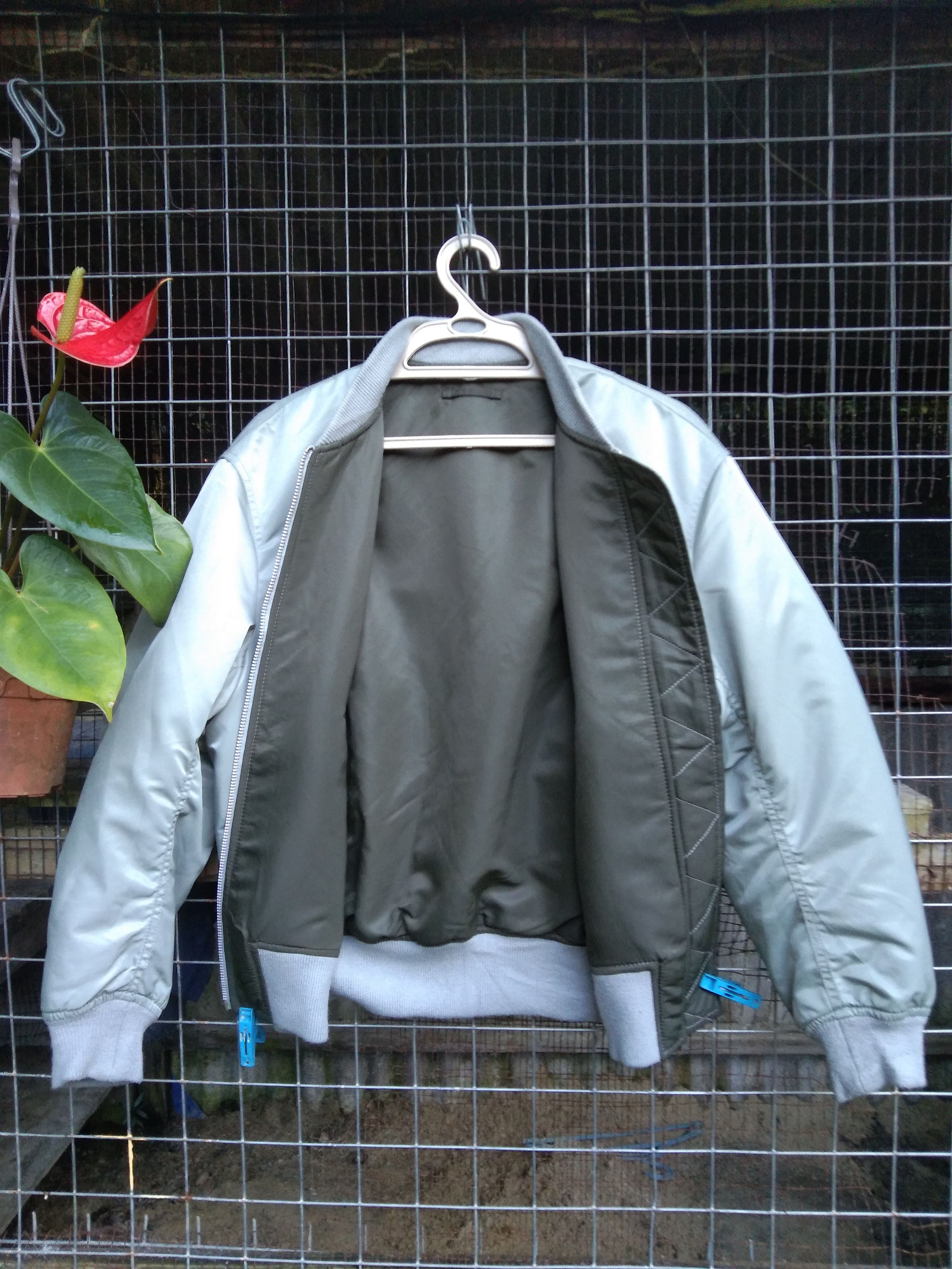Lemaire × Uniqlo MEN'S REVISIBLE BOMBER JACKET Size US S / EU 44-46 / 1 - 8 Thumbnail