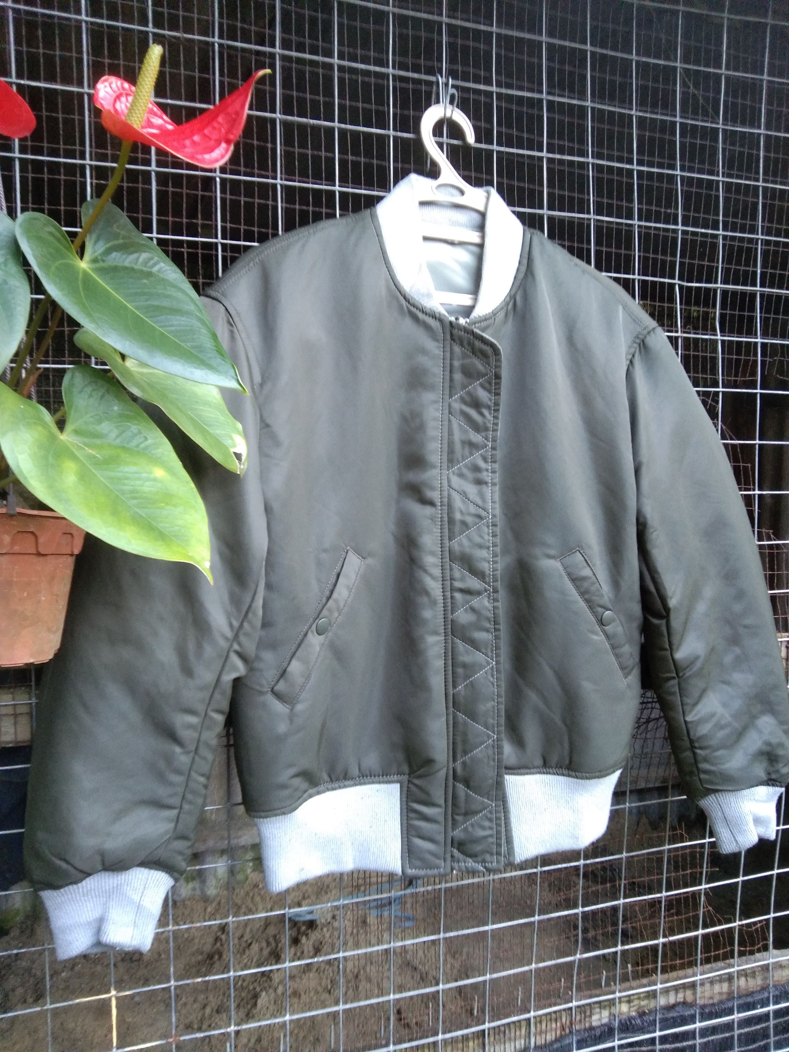 Lemaire × Uniqlo MEN'S REVISIBLE BOMBER JACKET Size US S / EU 44-46 / 1 - 5 Thumbnail