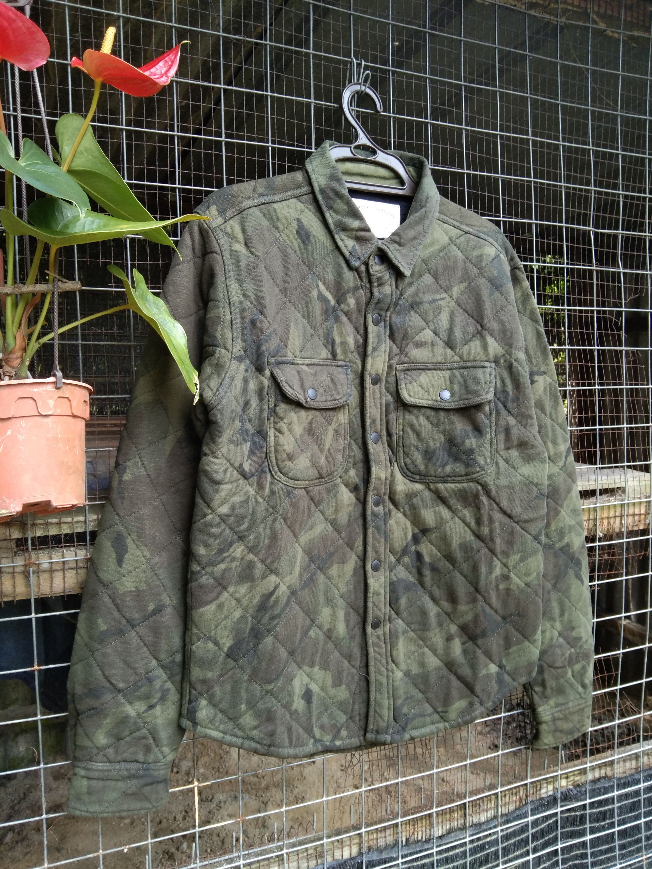 American Eagle Outfitters MEN'S CAMOUFLAGE QUILTED JACKET Size US S / EU 44-46 / 1 - 6 Thumbnail
