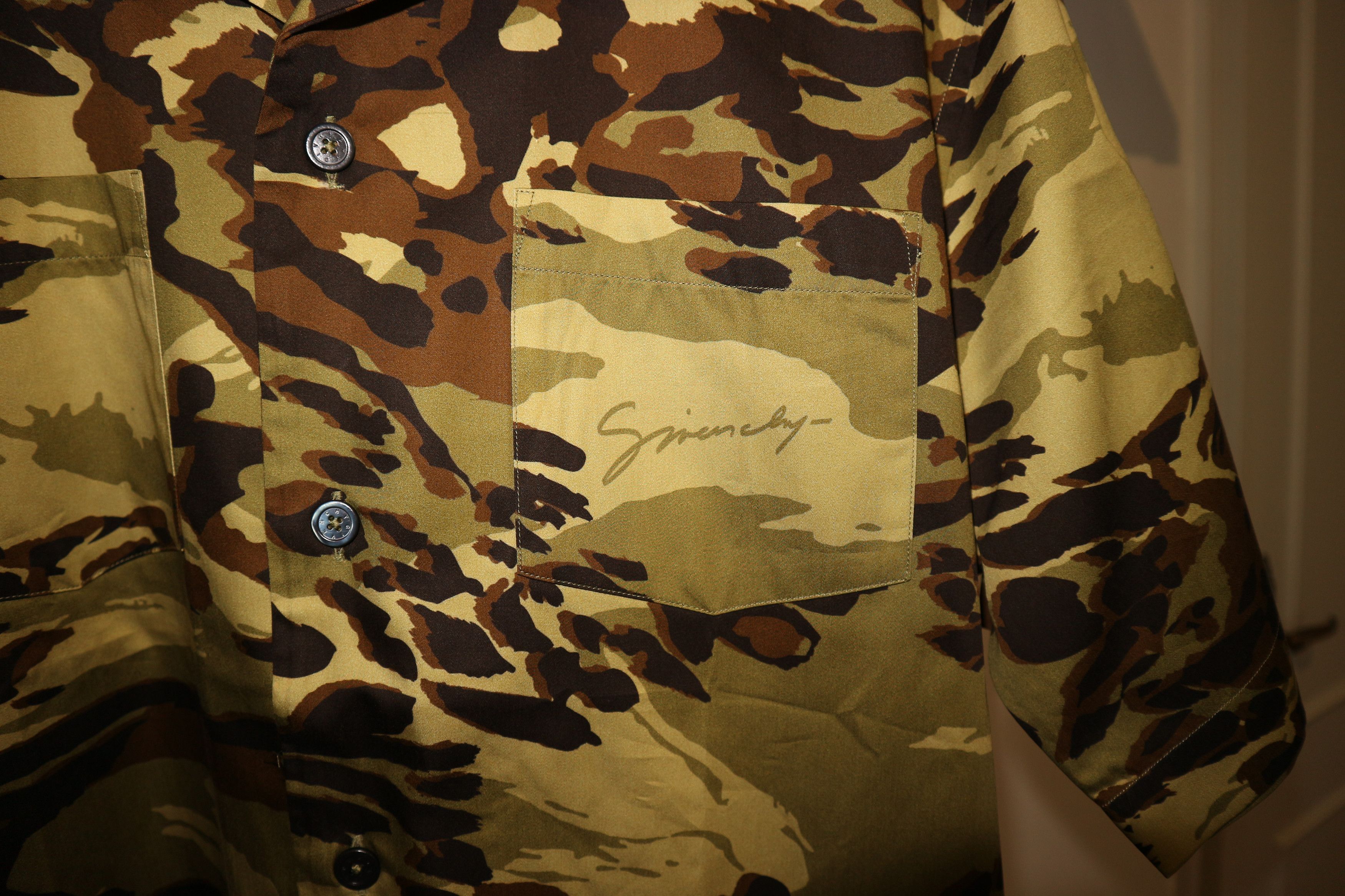 Givenchy Camo "rare" print t-shirt Size US XS / EU 42 / 0 - 4 Thumbnail