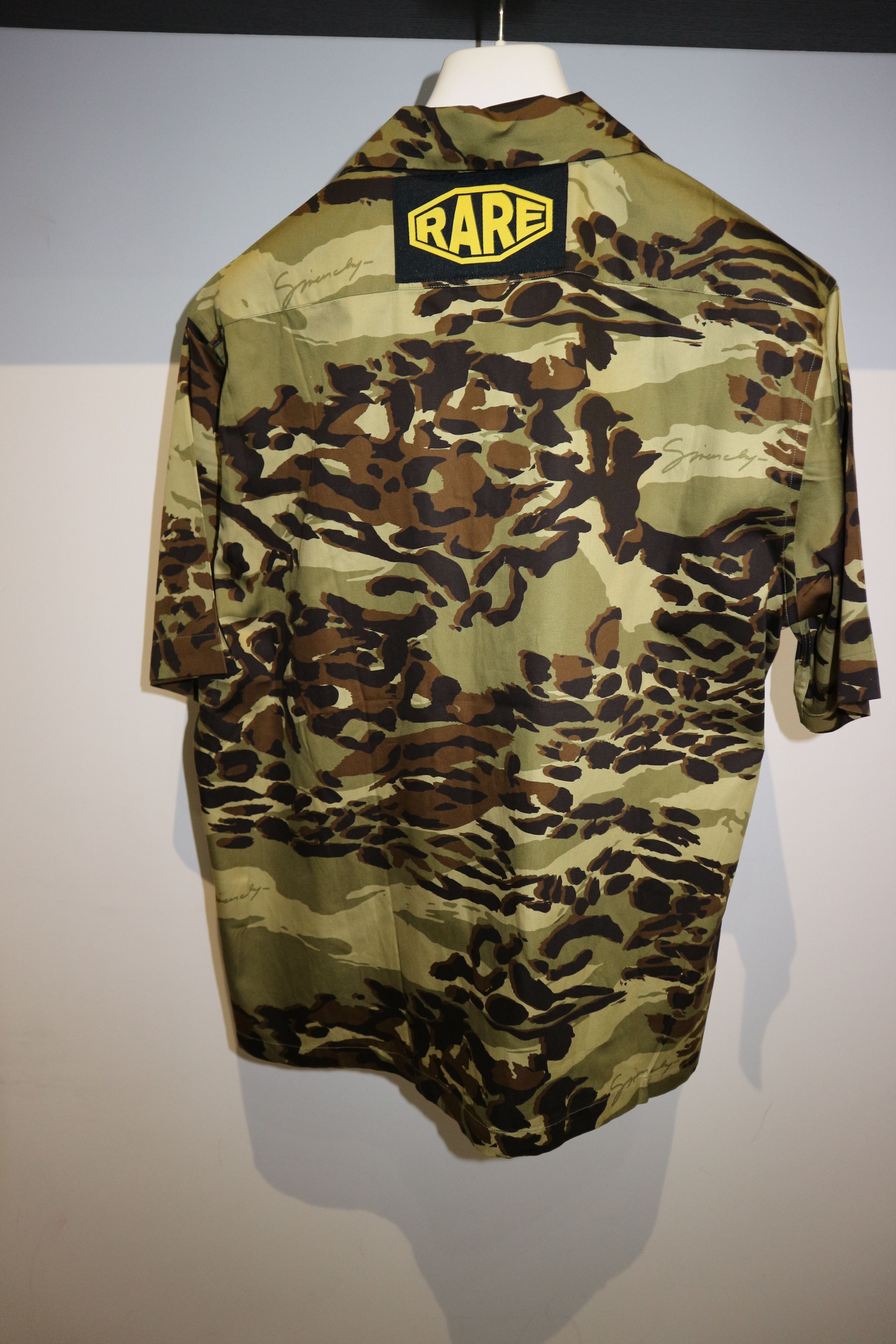 Givenchy Camo "rare" print t-shirt Size US XS / EU 42 / 0 - 2 Thumbnail
