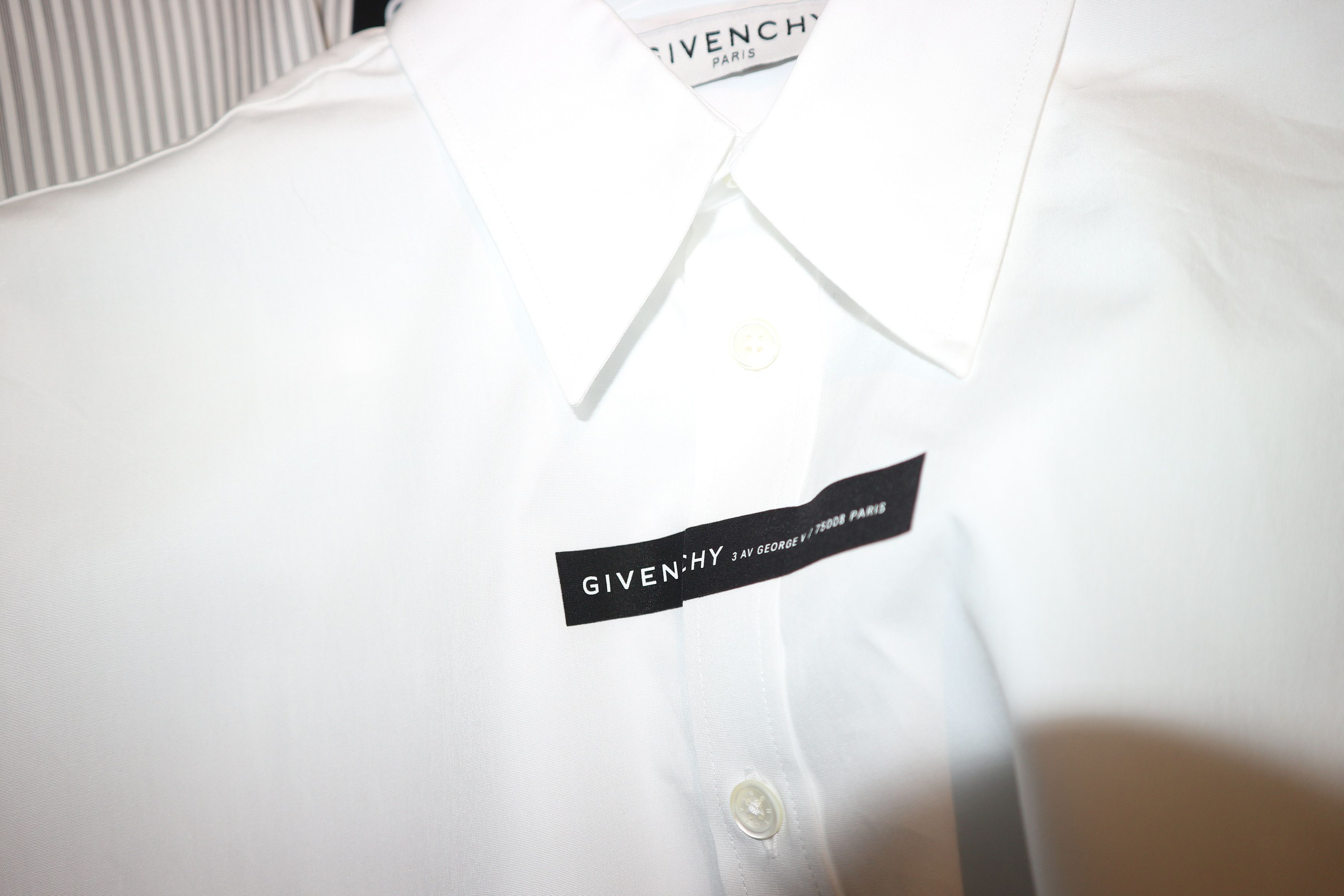 Givenchy white logo tape shirt Size US XS / EU 42 / 0 - 9 Thumbnail