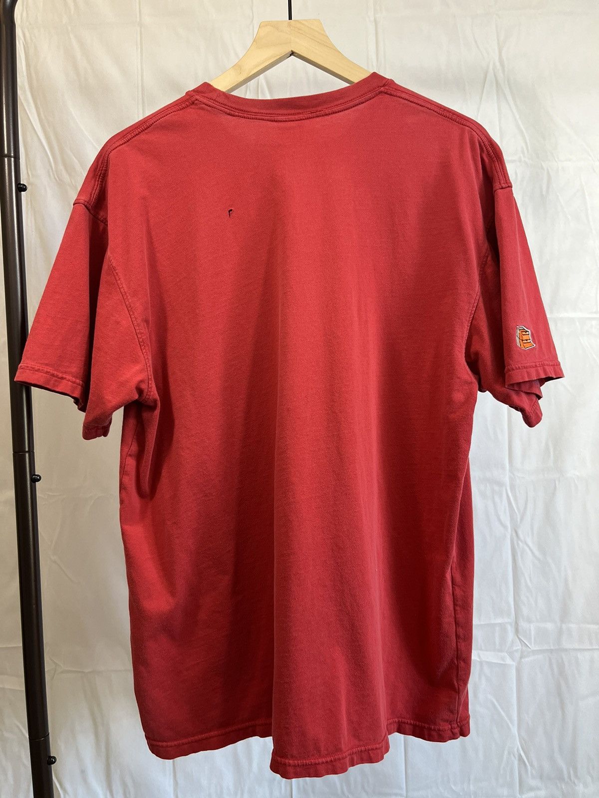 Nike Vintage Nike Distressed Faded Red Y2K Tee Size US XL / EU 56 / 4 - 15 Thumbnail