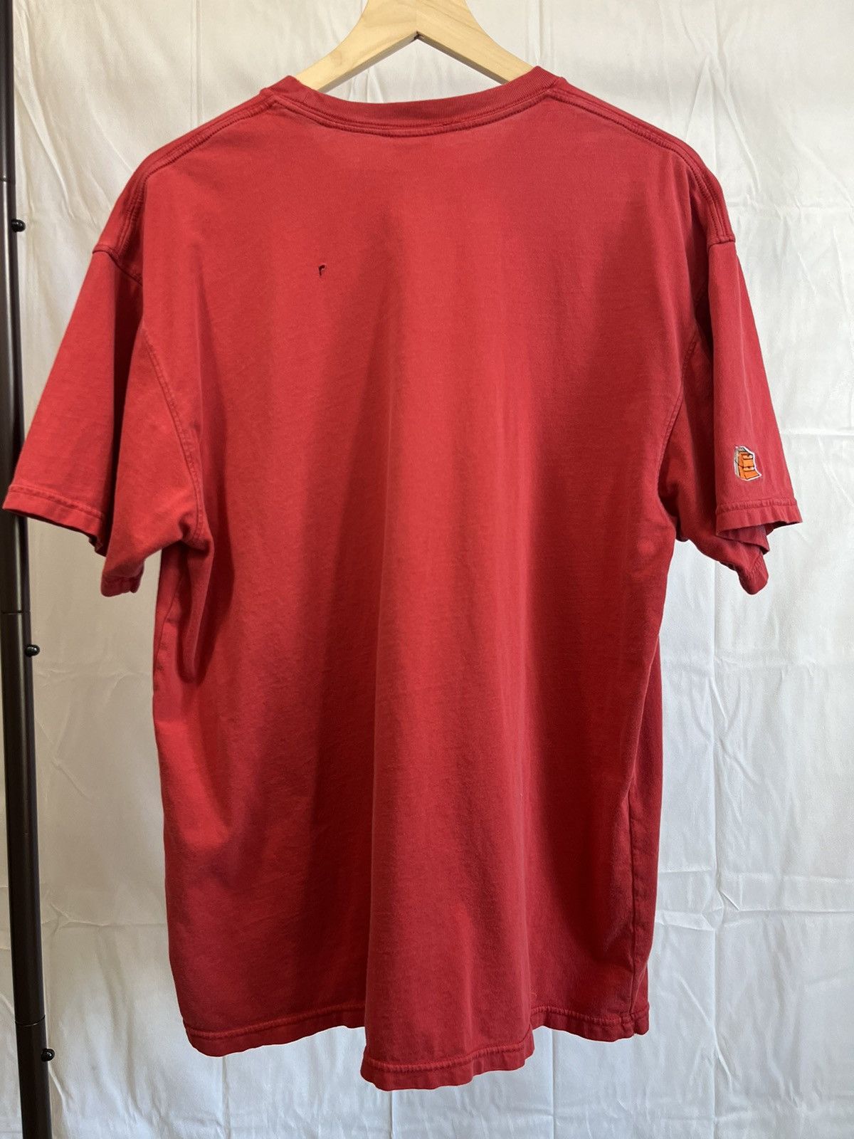 Nike Vintage Nike Distressed Faded Red Y2K Tee Size US XL / EU 56 / 4 - 9 Thumbnail