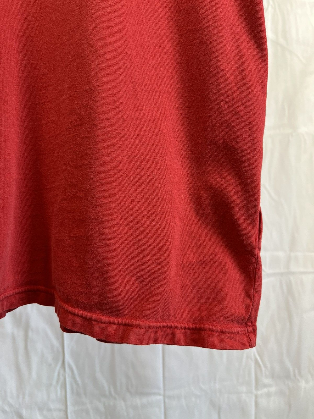 Nike Vintage Nike Distressed Faded Red Y2K Tee Size US XL / EU 56 / 4 - 7 Thumbnail
