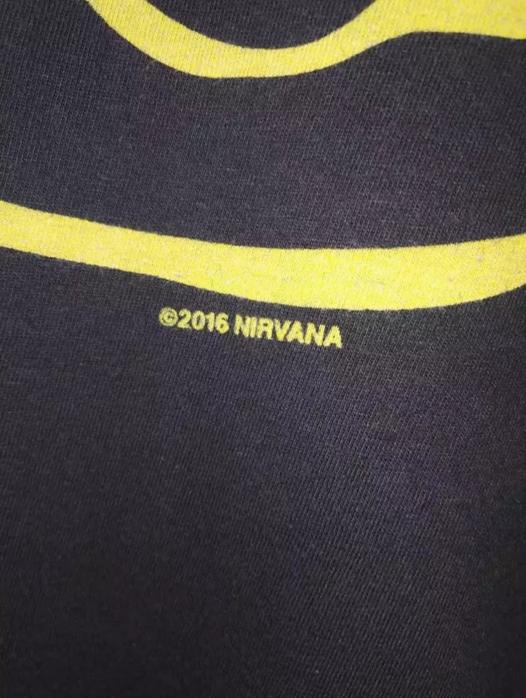 Band Tees 2016 Nirvana Smiley Tee Very Good Condition (c17) Size US L / EU 52-54 / 3 - 3 Thumbnail