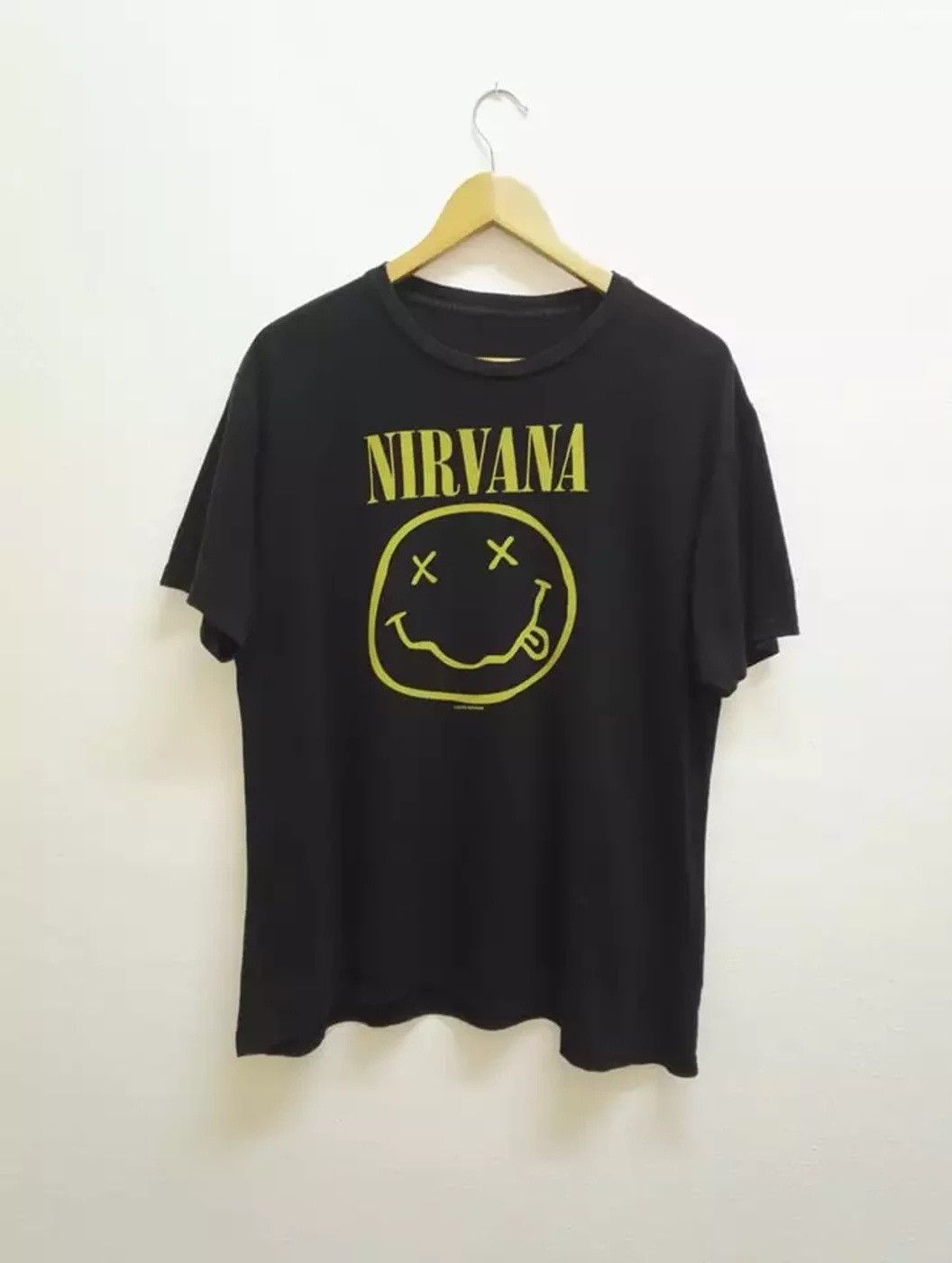 Band Tees 2016 Nirvana Smiley Tee Very Good Condition (c17) Size US L / EU 52-54 / 3 - 1 Thumbnail