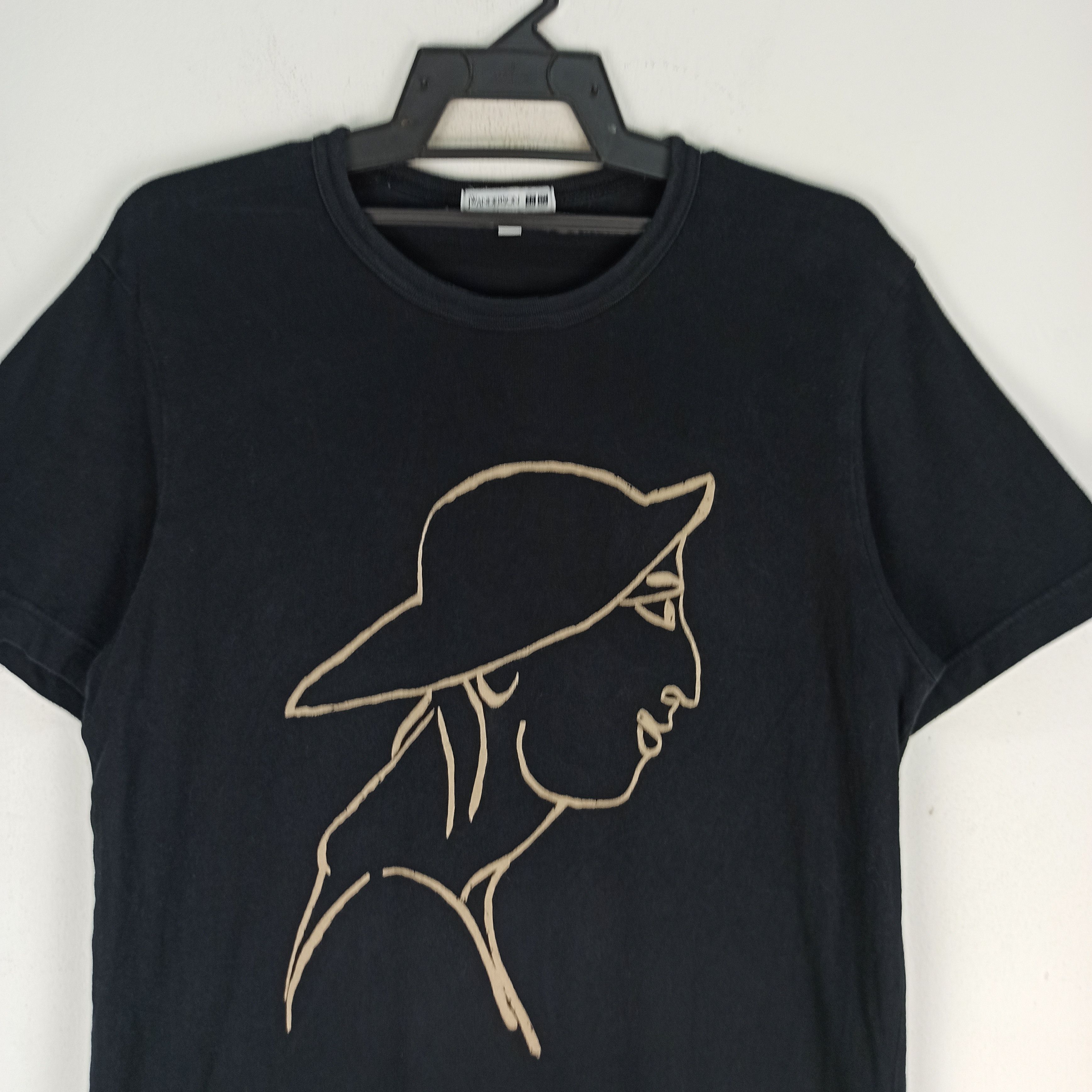 JW Anderson × Uniqlo 🔥Rare🔥 J.W.Anderson By Uniqlo Tshirt Size US M / EU 48-50 / 2 - 2 Thumbnail