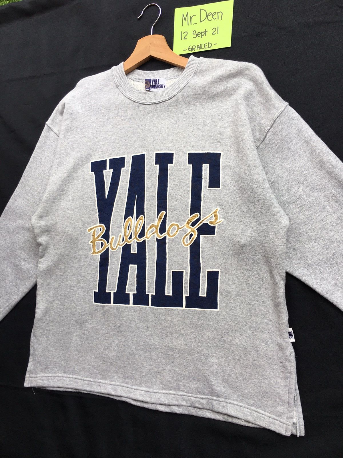 Vintage Vintage Rare YALE University Big Logo Sweatshirt Size US L / EU 52-54 / 3 - 3 Thumbnail