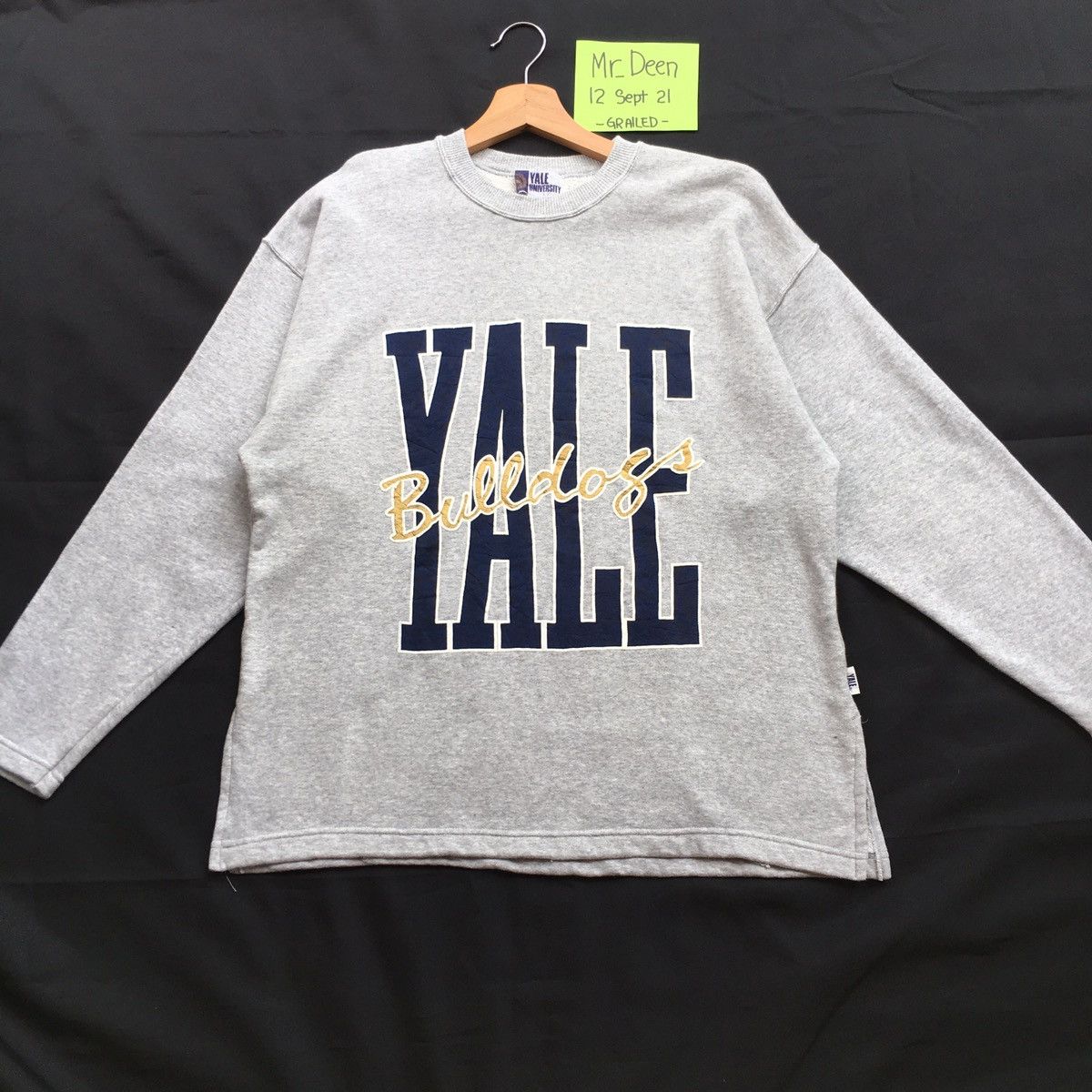 Vintage Vintage Rare YALE University Big Logo Sweatshirt Size US L / EU 52-54 / 3 - 1 Thumbnail