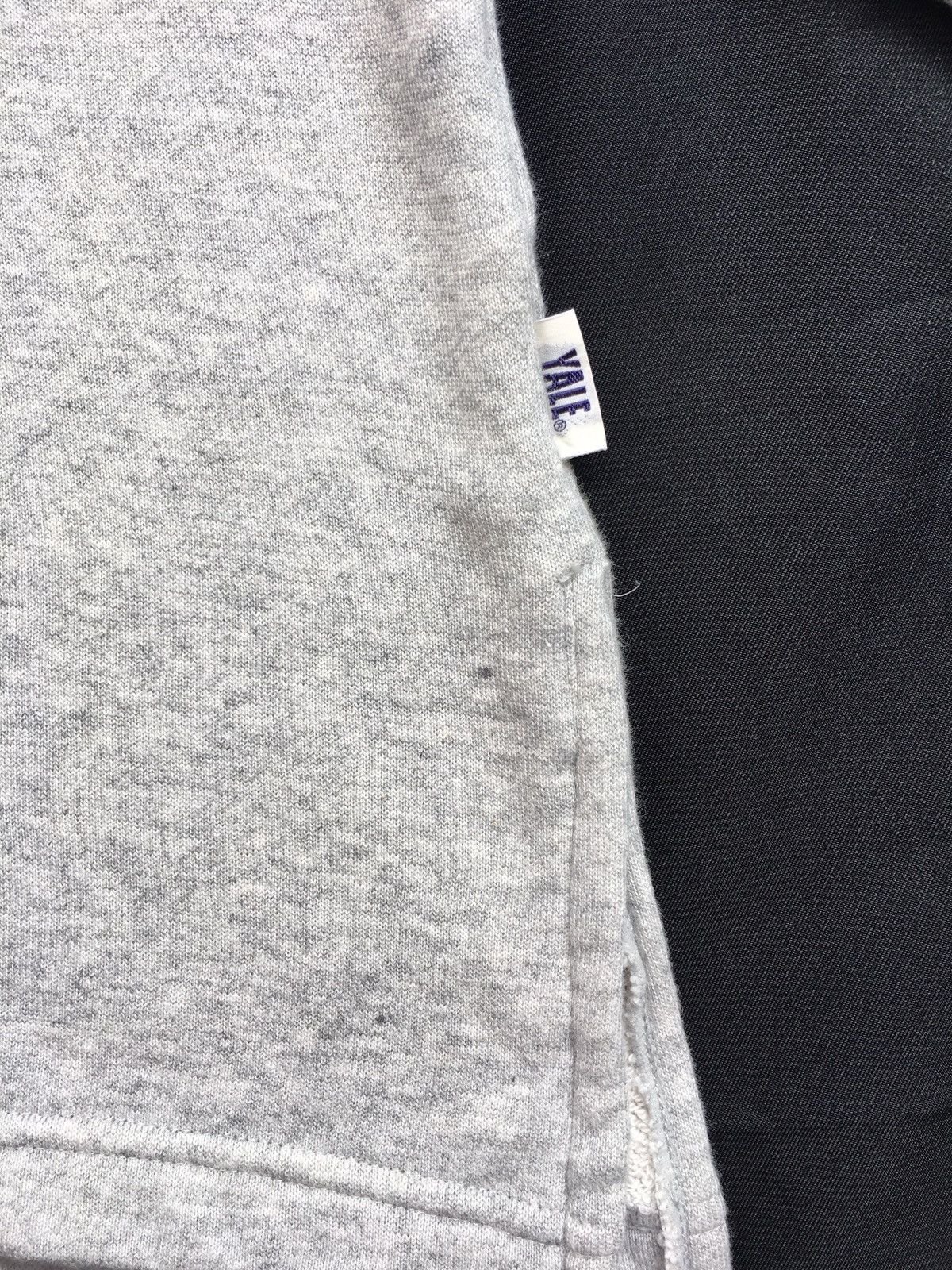 Vintage Vintage Rare YALE University Big Logo Sweatshirt Size US L / EU 52-54 / 3 - 7 Thumbnail